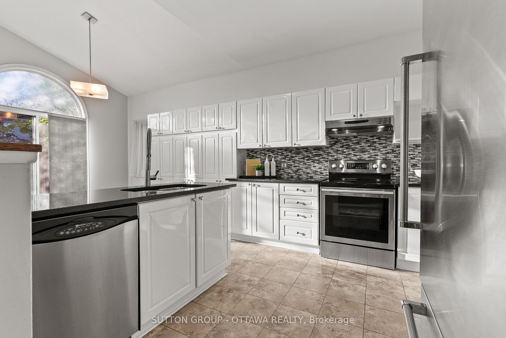 Photo 11 of 4105 Wolfe Point Way, Ottawa, Riverside South/Gloucester Glen — HOMEH