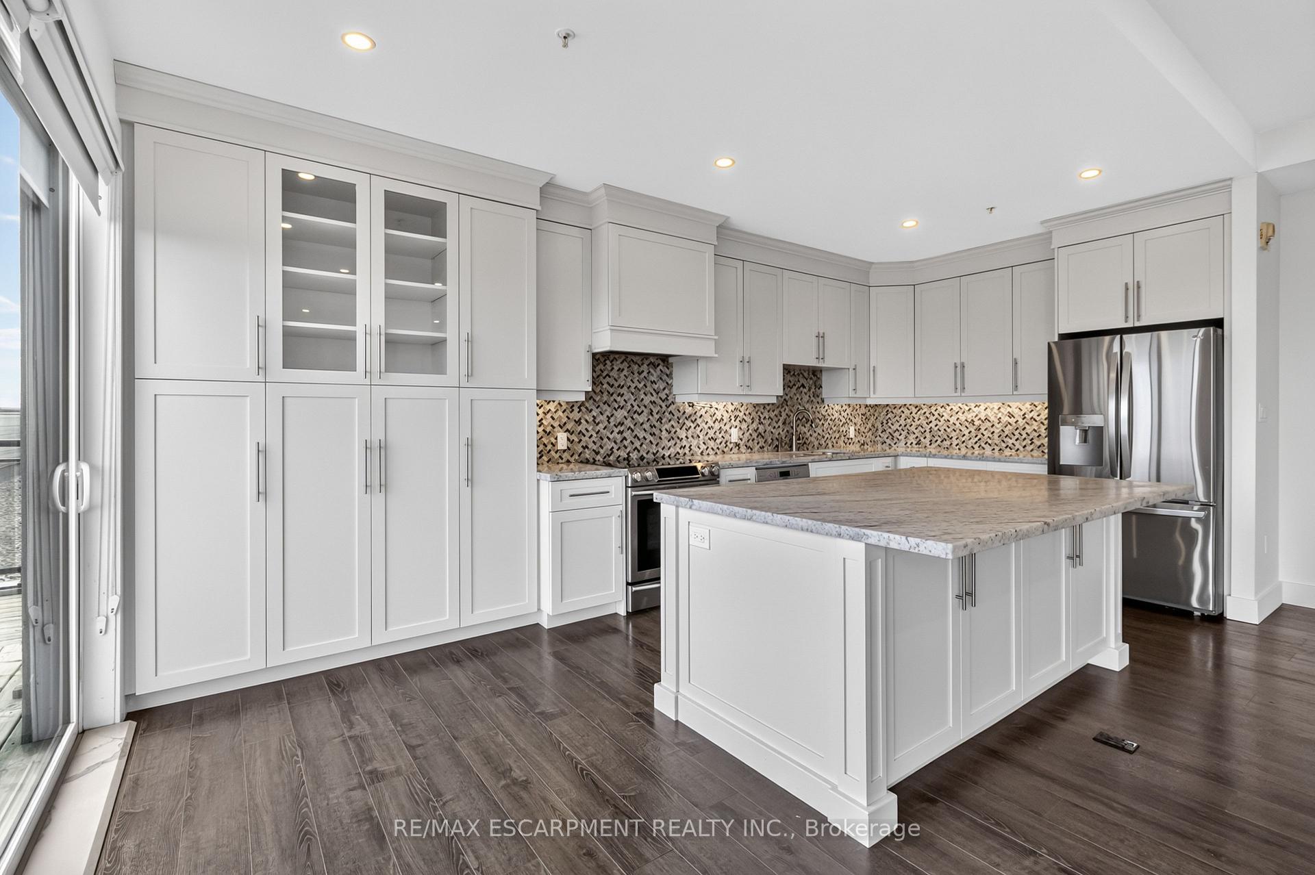 Photo 8 of Unit 602, 640 Sauve Street, Milton, Beaty — HOMEH