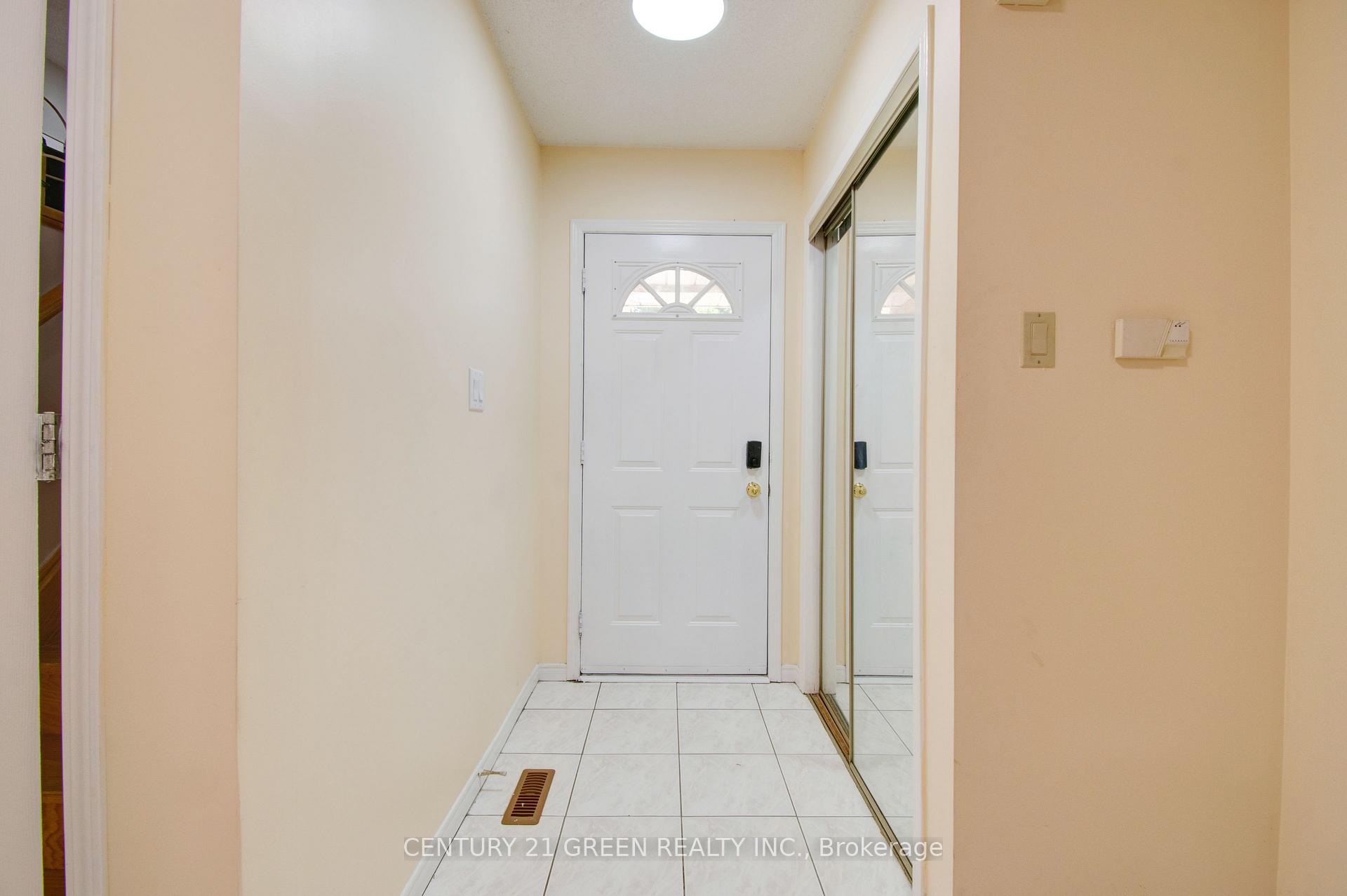 Photo 3 of 1 Candy Crescent, Brampton, Northwood Park — HOMEH