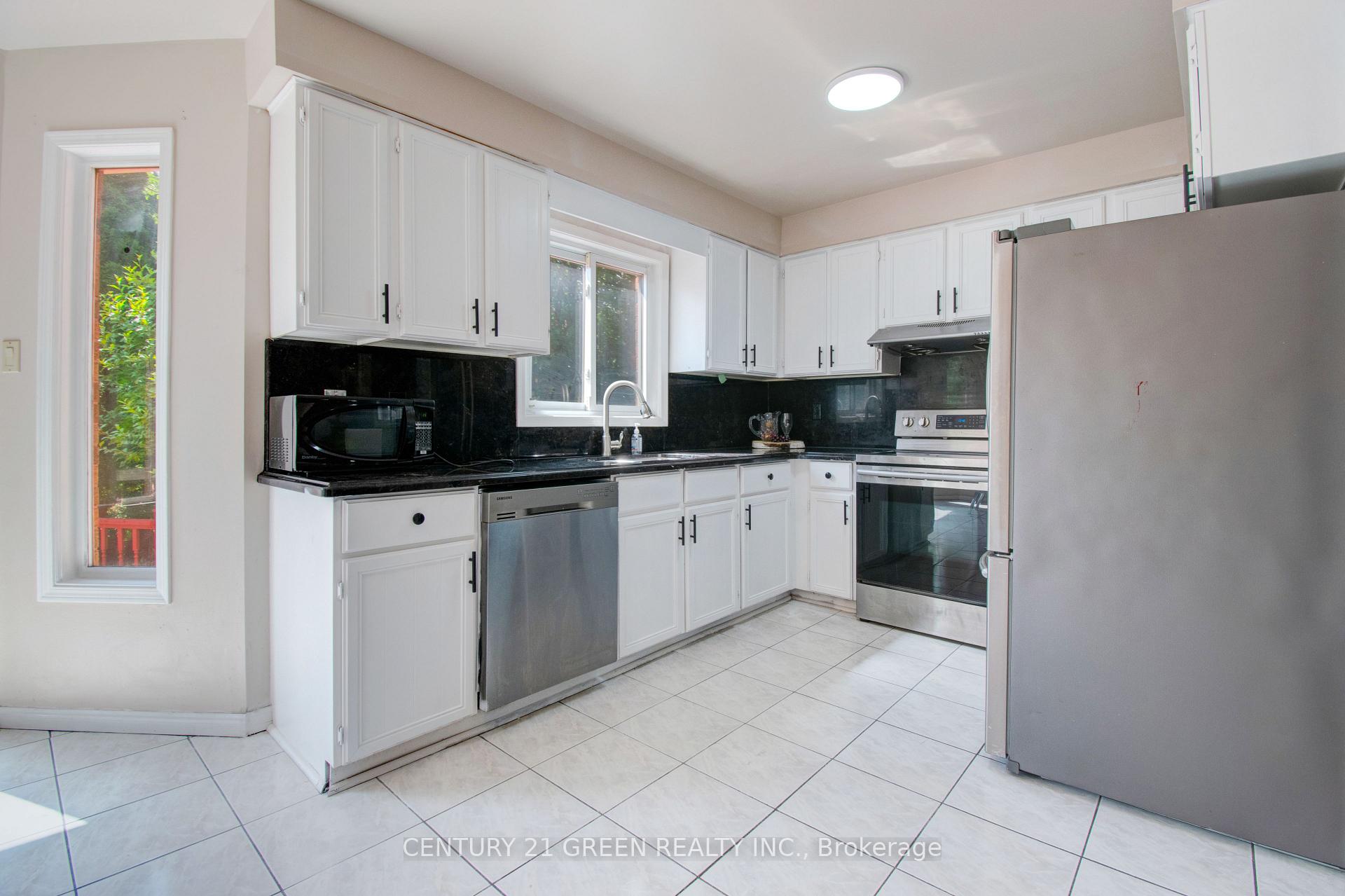 Photo 12 of 1 Candy Crescent, Brampton, Northwood Park — HOMEH