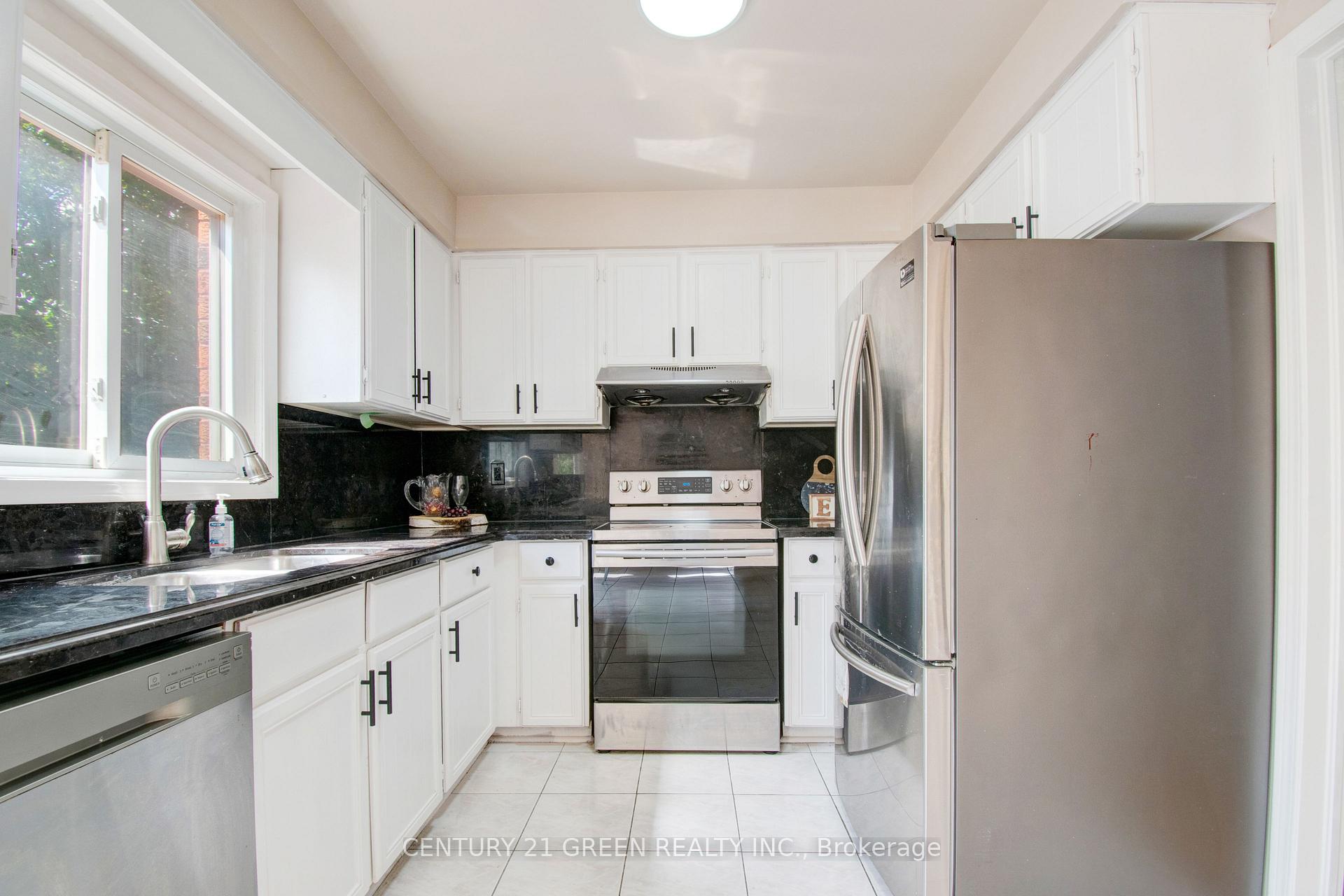 Photo 13 of 1 Candy Crescent, Brampton, Northwood Park — HOMEH