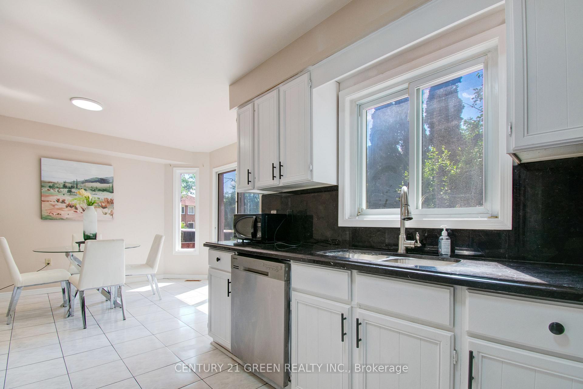 Photo 14 of 1 Candy Crescent, Brampton, Northwood Park — HOMEH