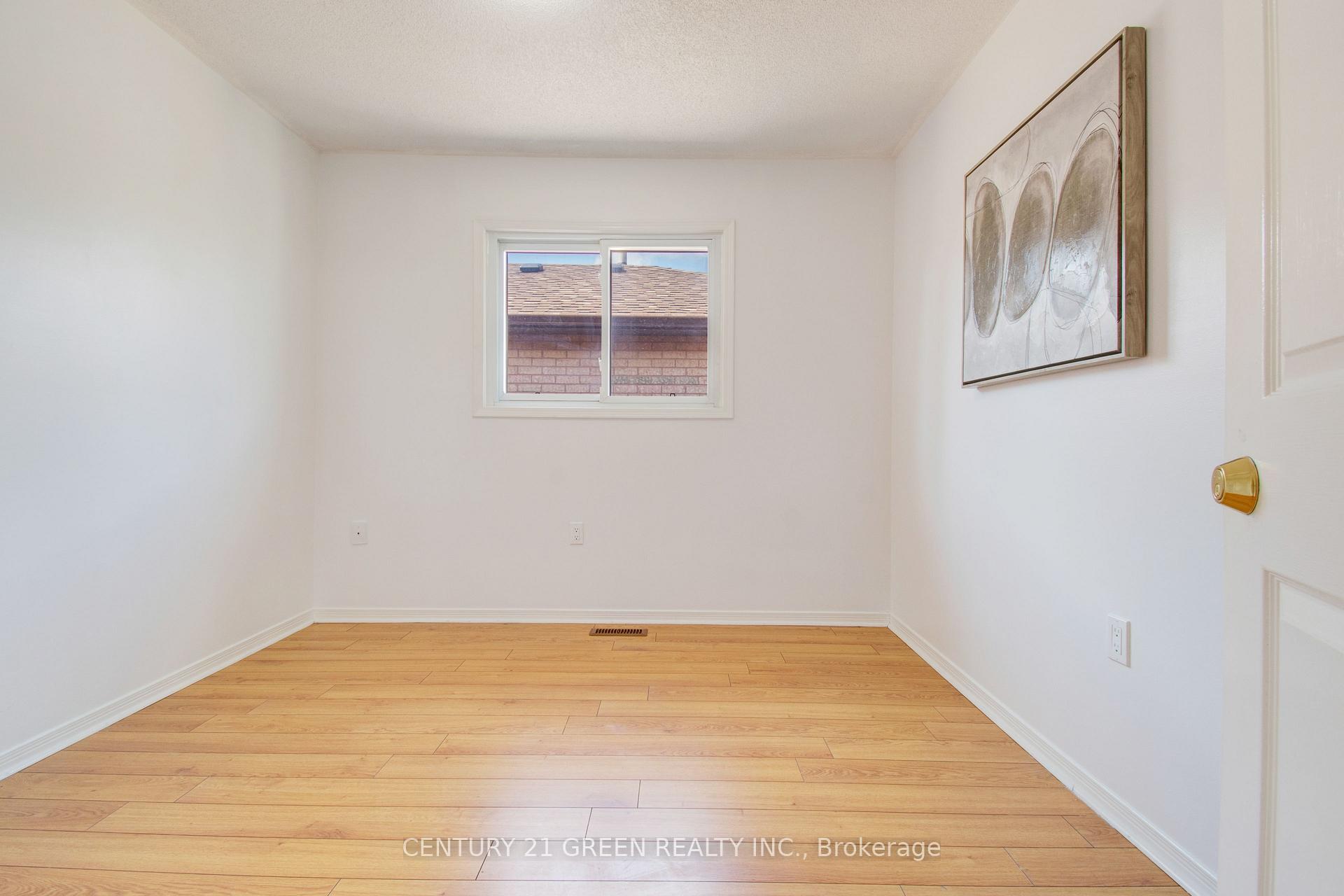 Photo 33 of 1 Candy Crescent, Brampton, Northwood Park — HOMEH