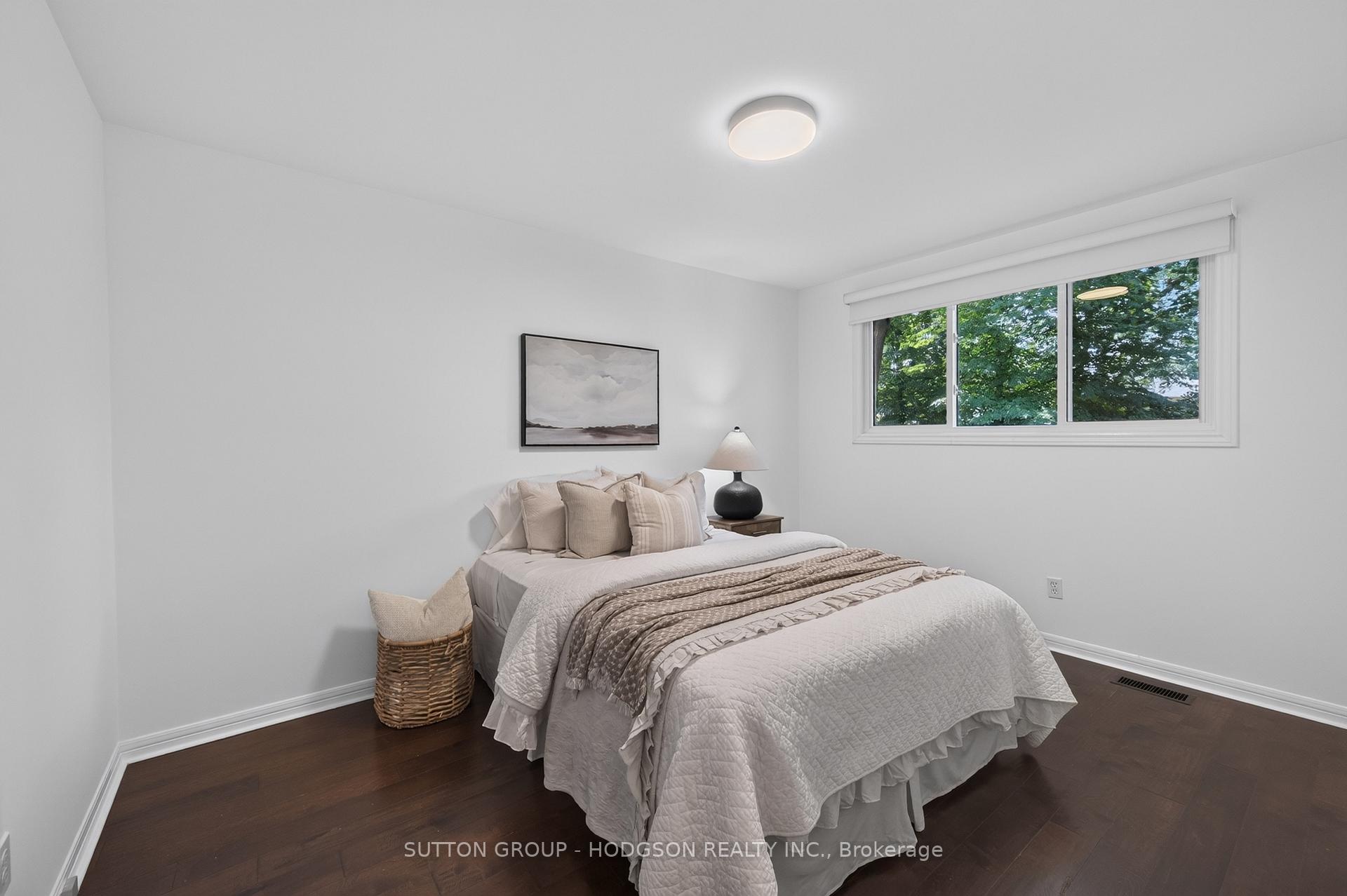 Photo 25 of 12 Spencer Crescent, London, North G — HOMEH