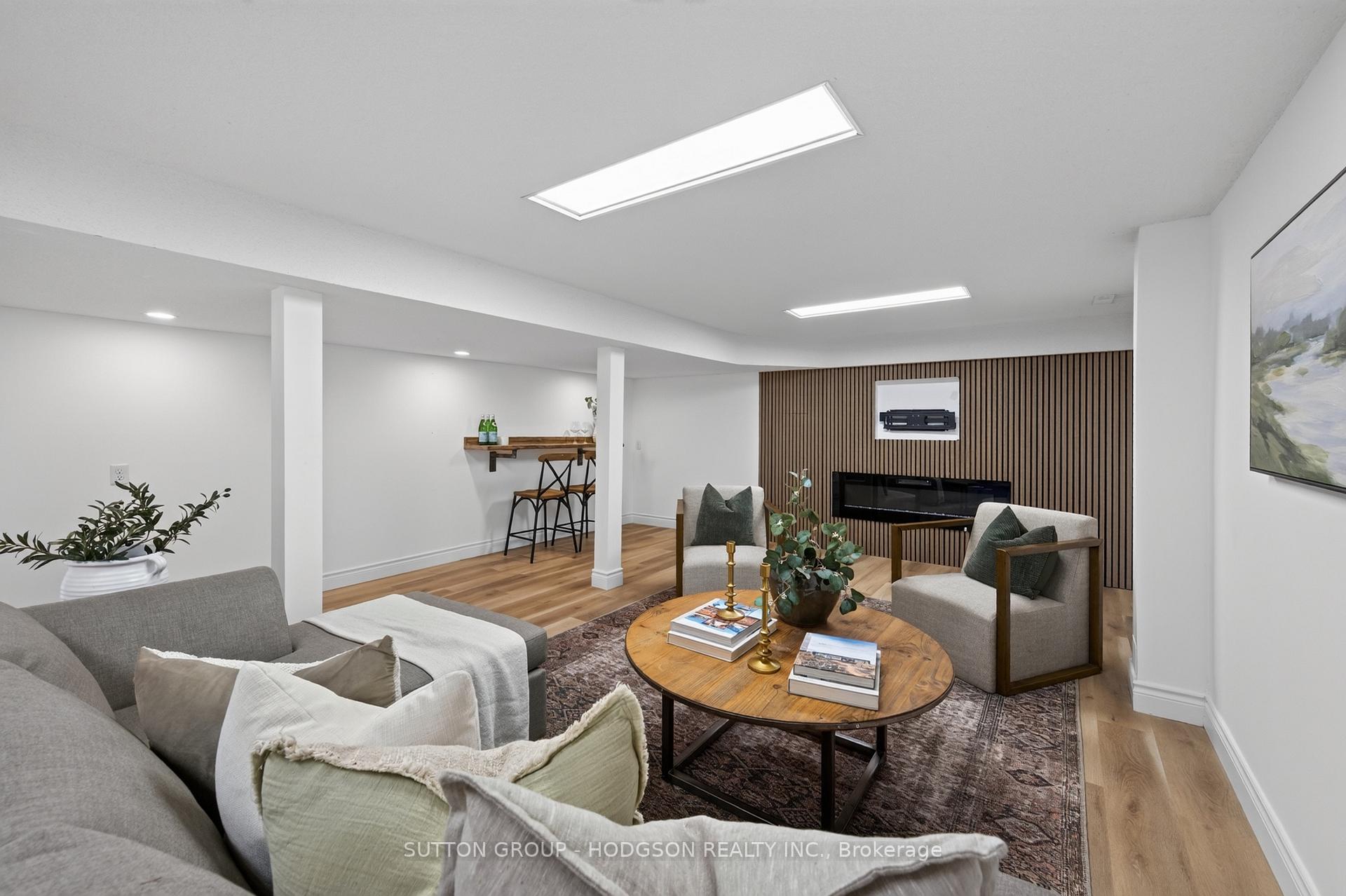 Photo 29 of 12 Spencer Crescent, London, North G — HOMEH