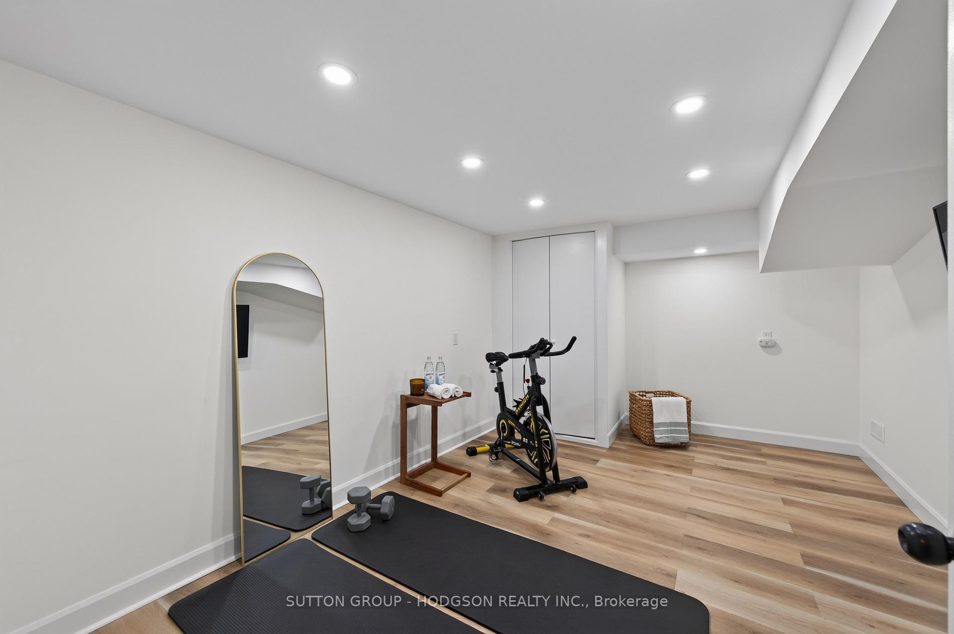 Photo 31 of 12 Spencer Crescent, London, North G — HOMEH