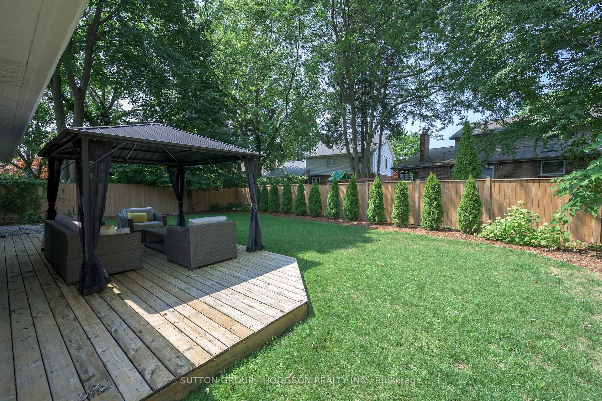 Photo 35 of 12 Spencer Crescent, London, North G — HOMEH