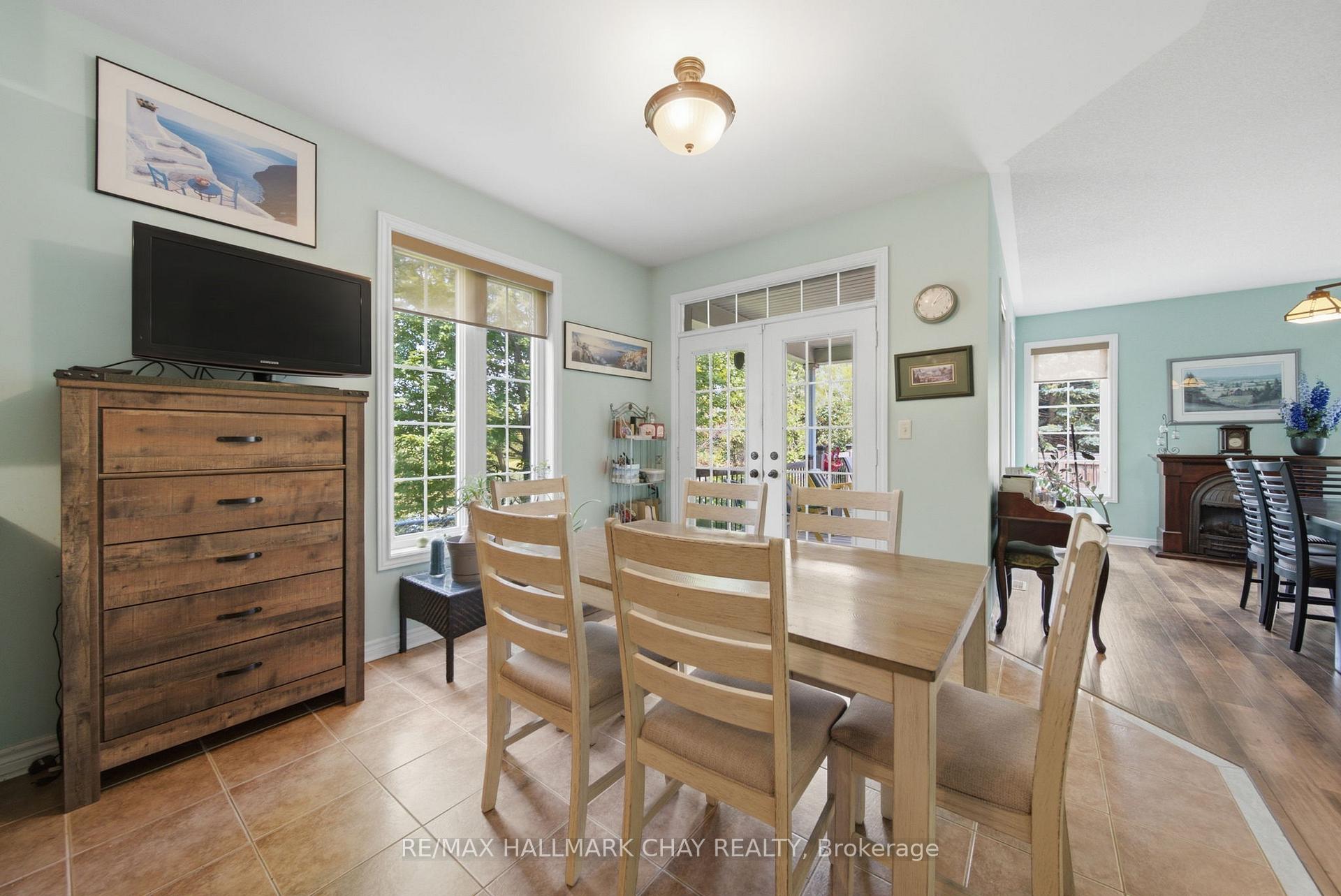 Photo 14 of 121 Prince William Way, Barrie, Innis-Shore — HOMEH