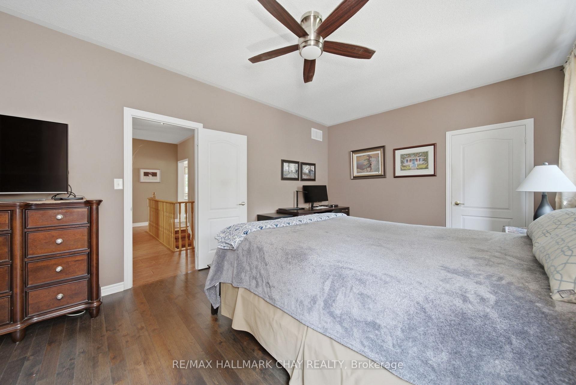 Photo 26 of 121 Prince William Way, Barrie, Innis-Shore — HOMEH