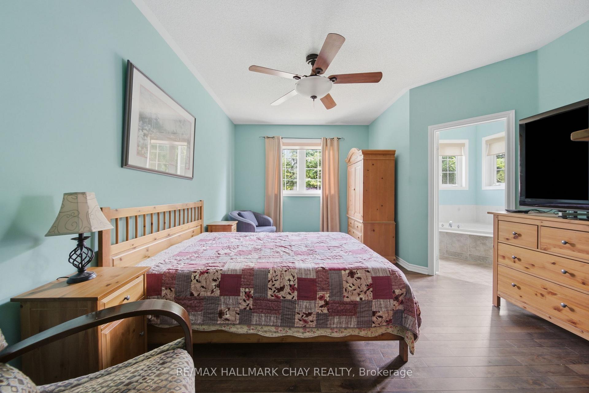 Photo 28 of 121 Prince William Way, Barrie, Innis-Shore — HOMEH