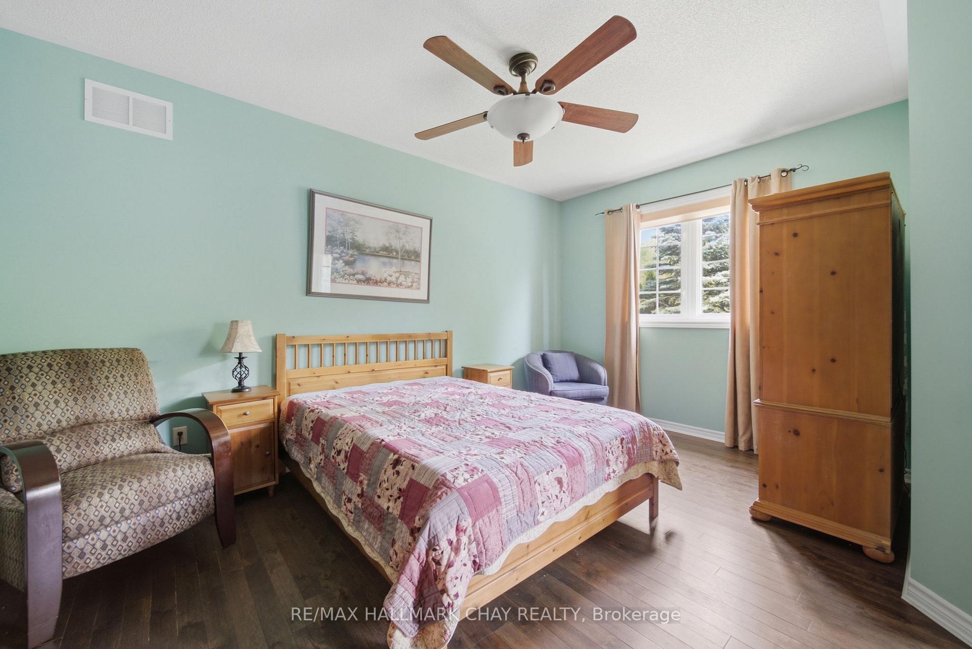 Photo 31 of 121 Prince William Way, Barrie, Innis-Shore — HOMEH