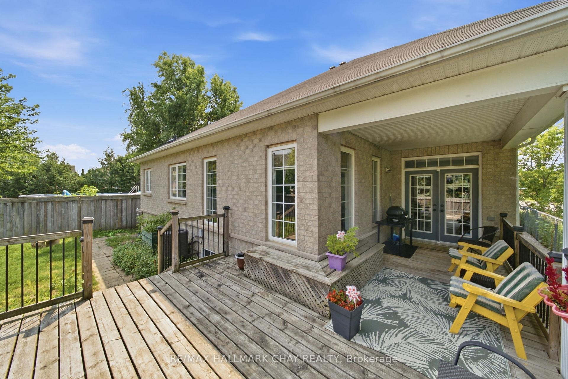 Photo 39 of 121 Prince William Way, Barrie, Innis-Shore — HOMEH