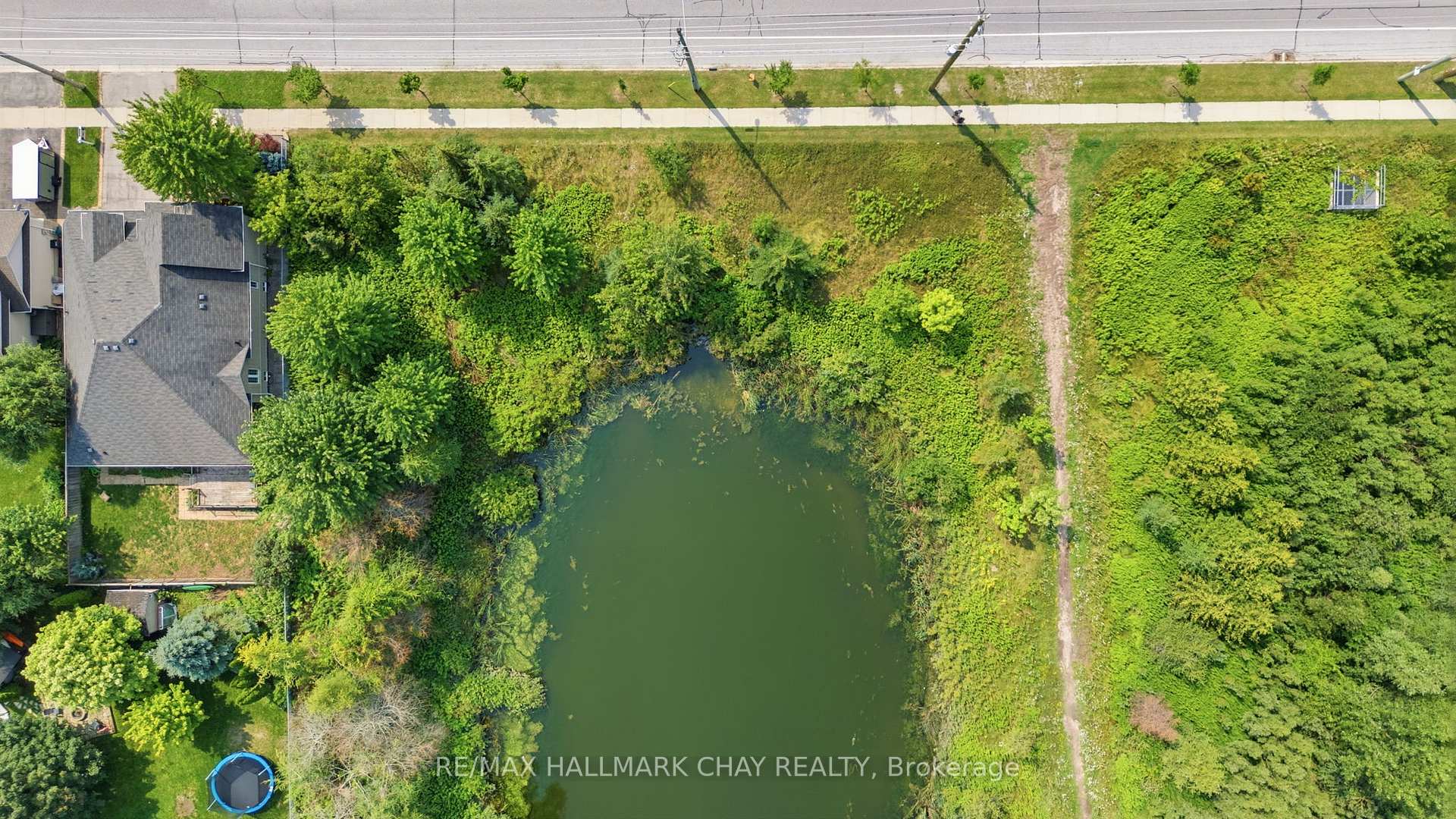 Photo 42 of 121 Prince William Way, Barrie, Innis-Shore — HOMEH