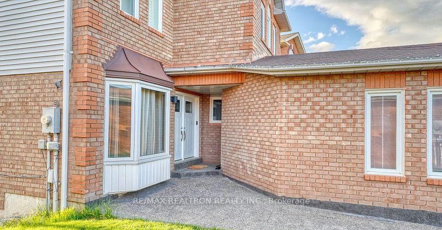 Photo 4 of Unit Main Floor, 90 Oke Road, Clarington, Courtice — HOMEH