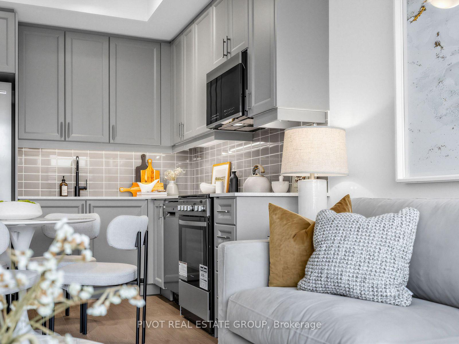 Photo 13 of Unit 802, 2333 Khalsa Gate, Oakville, Westmount — HOMEH
