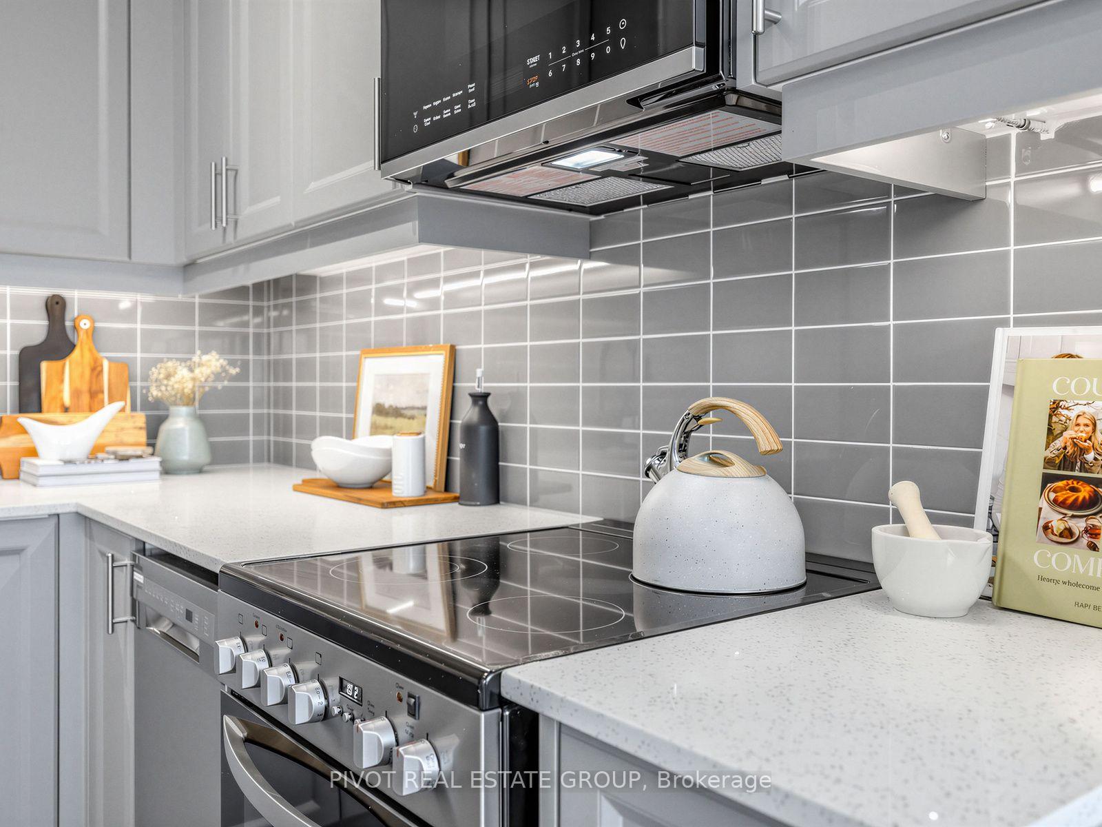 Photo 14 of Unit 802, 2333 Khalsa Gate, Oakville, Westmount — HOMEH