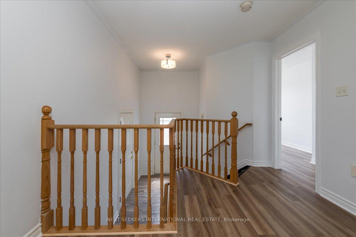 Photo 3 of Unit Upper Level, 116 Courtney Crescent, Barrie, Painswick South — HOMEH