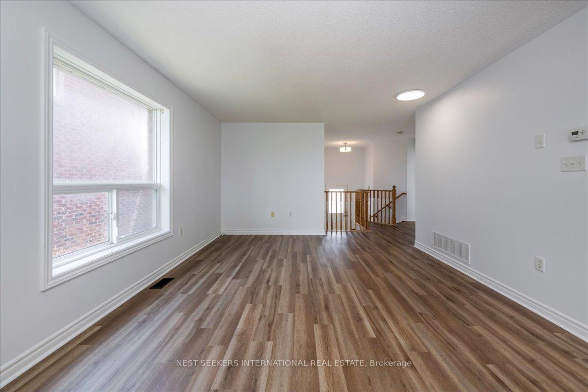 Photo 5 of Unit Upper Level, 116 Courtney Crescent, Barrie, Painswick South — HOMEH