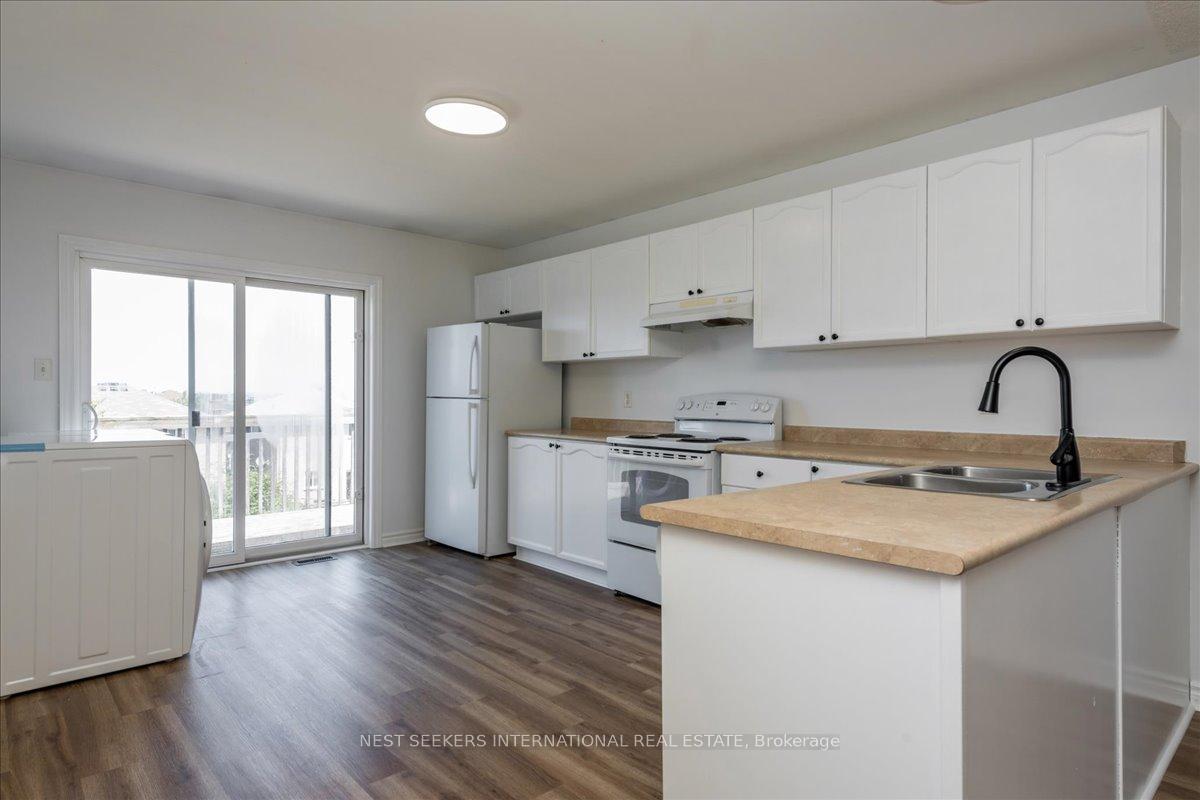 Photo 8 of Unit Upper Level, 116 Courtney Crescent, Barrie, Painswick South — HOMEH