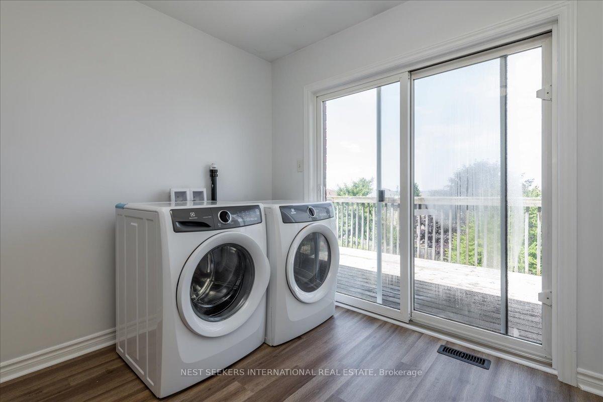 Photo 11 of Unit Upper Level, 116 Courtney Crescent, Barrie, Painswick South — HOMEH