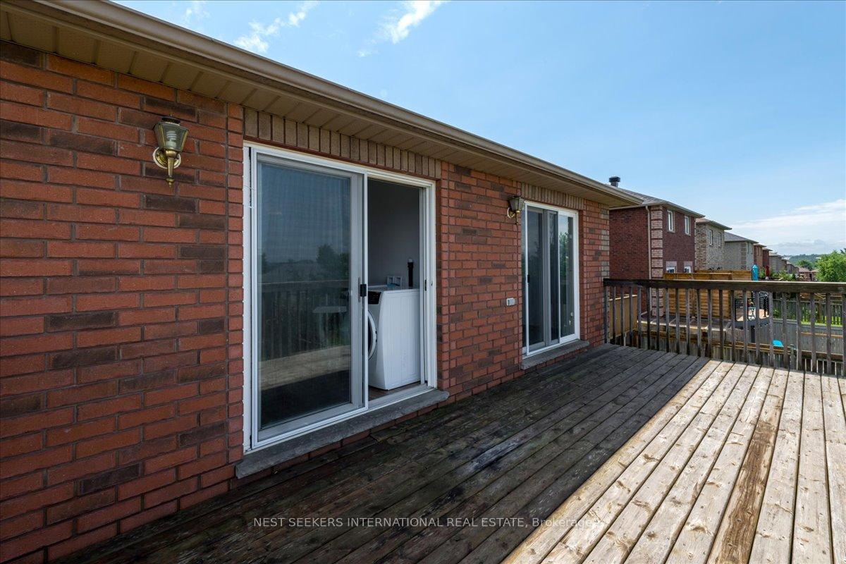Photo 12 of Unit Upper Level, 116 Courtney Crescent, Barrie, Painswick South — HOMEH