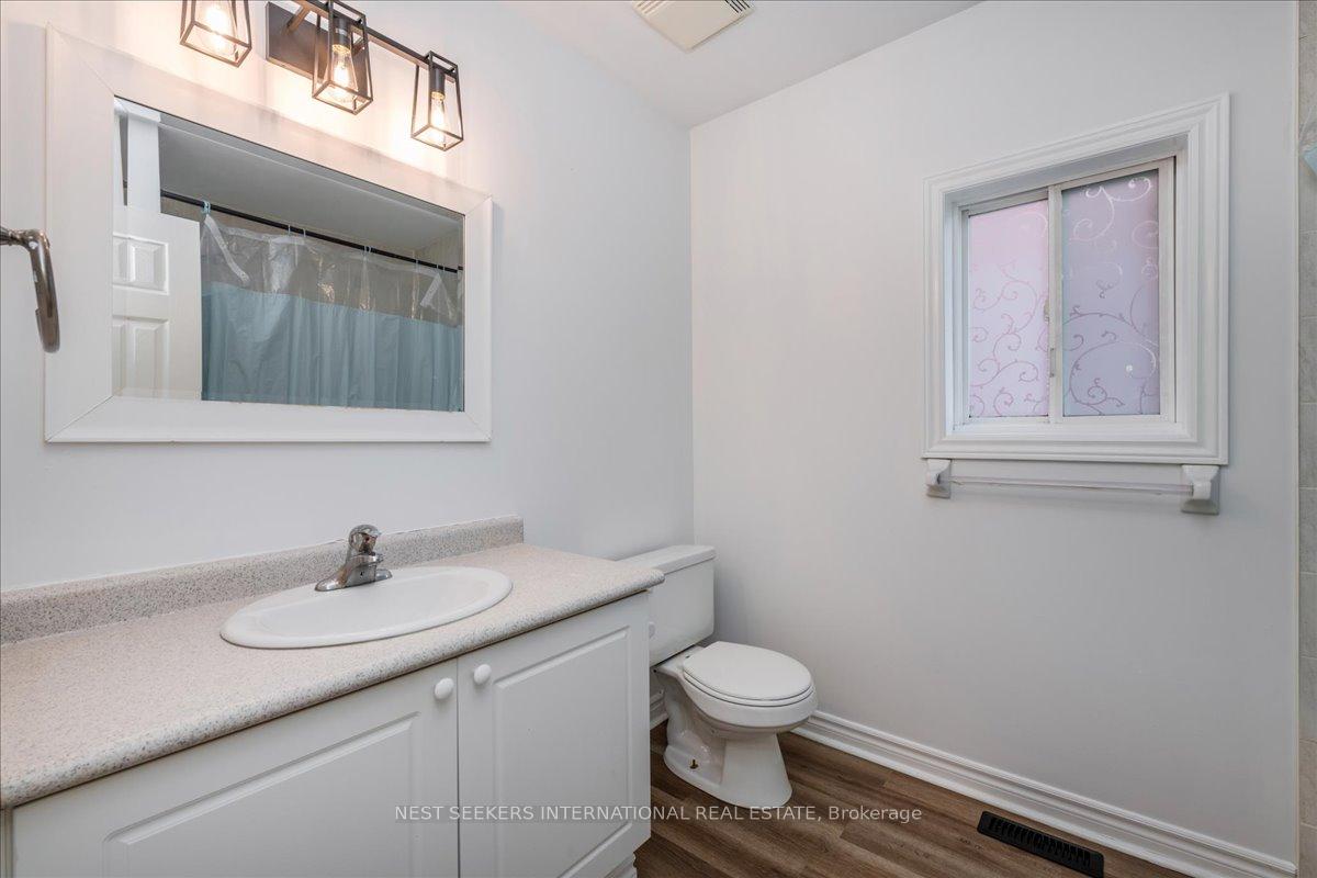Photo 15 of Unit Upper Level, 116 Courtney Crescent, Barrie, Painswick South — HOMEH