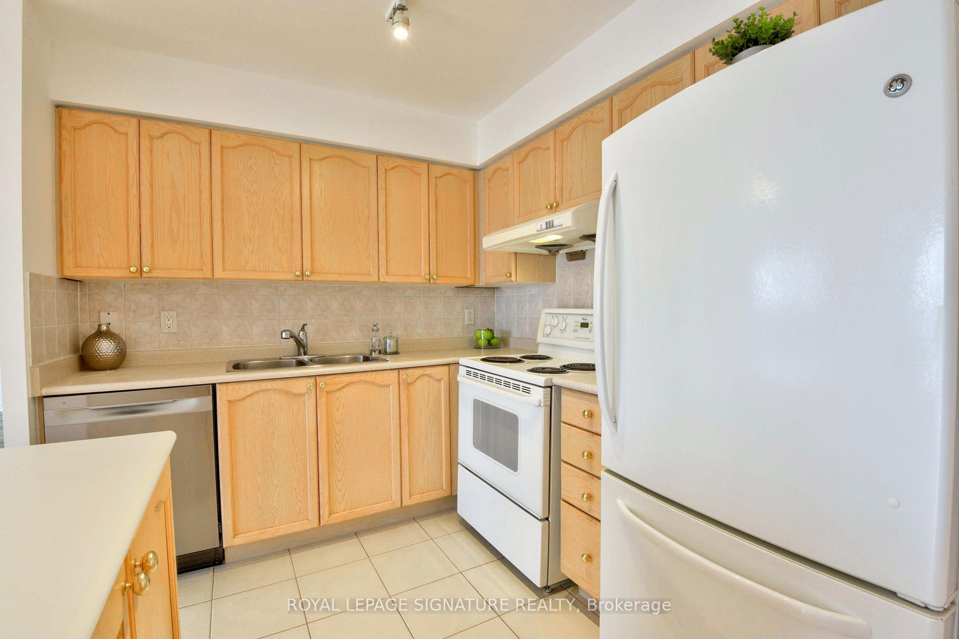 Photo 21 of Unit 705, 8 Mondeo Drive, Scarborough, Dorset Park — HOMEH