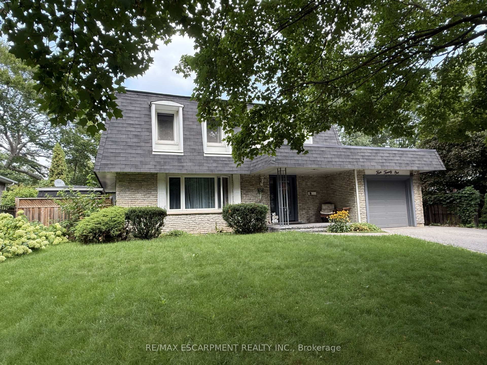 Photo 1 of 421 Canterbury Crescent, Oakville, Ford — HOMEH