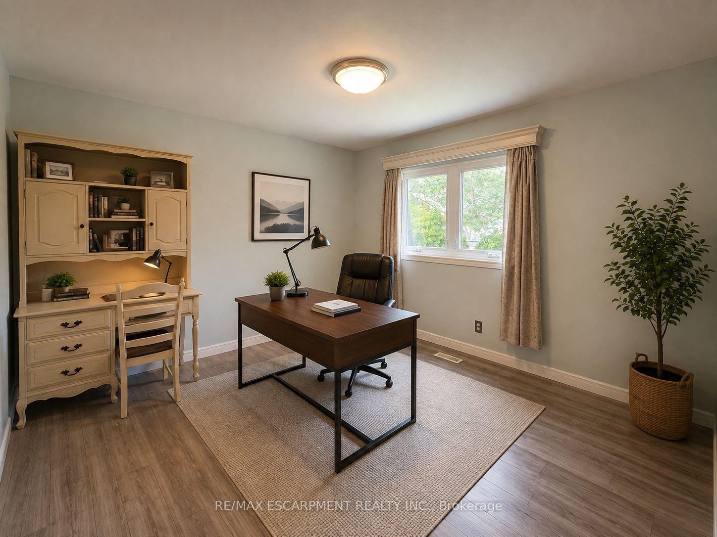 Photo 12 of 421 Canterbury Crescent, Oakville, Ford — HOMEH