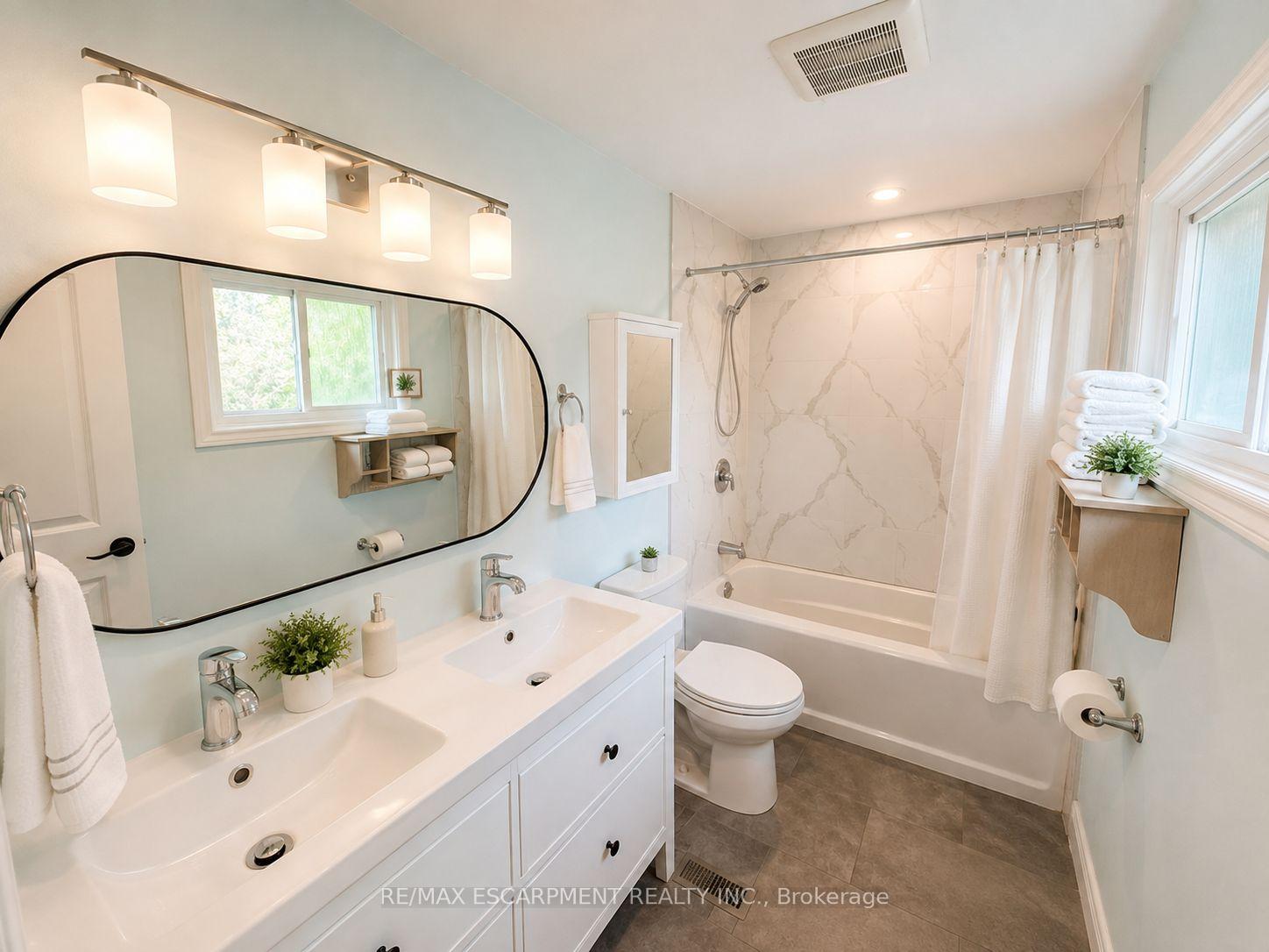 Photo 13 of 421 Canterbury Crescent, Oakville, Ford — HOMEH