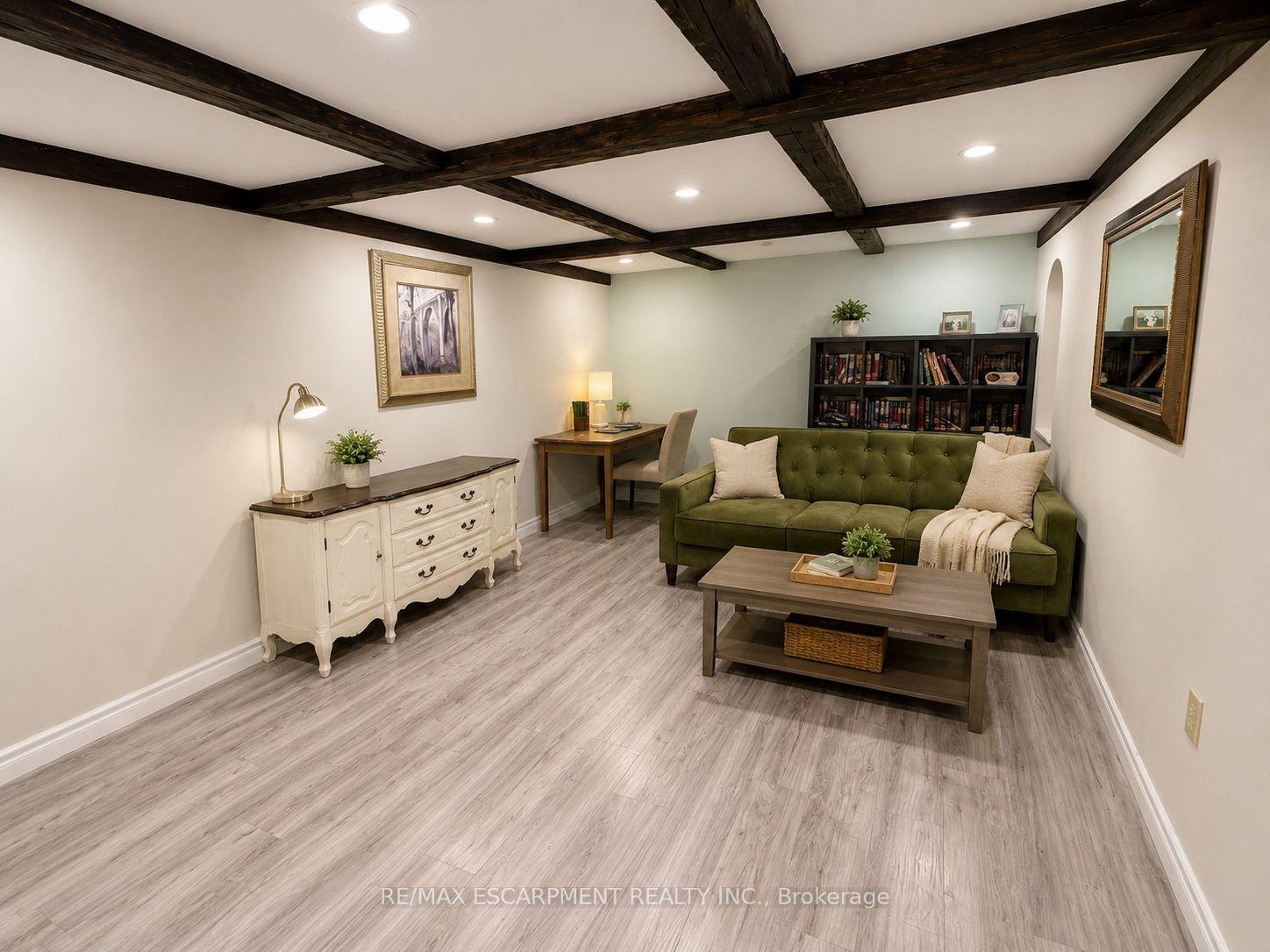 Photo 14 of 421 Canterbury Crescent, Oakville, Ford — HOMEH