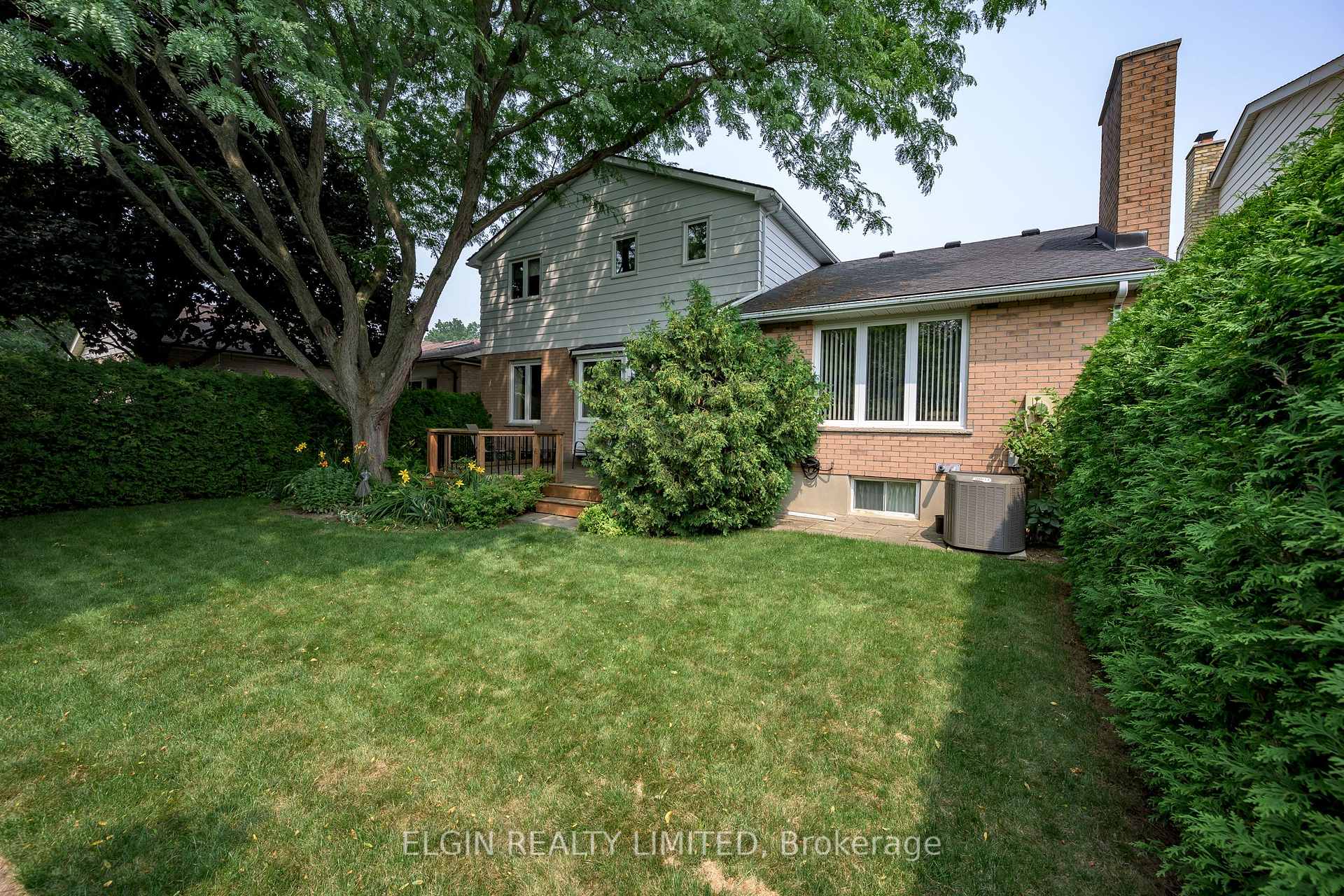 Photo 6 of 16 Massey Drive, St. Thomas — HOMEH