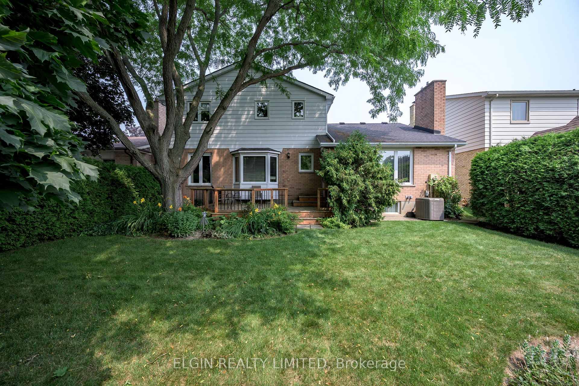 Photo 7 of 16 Massey Drive, St. Thomas — HOMEH