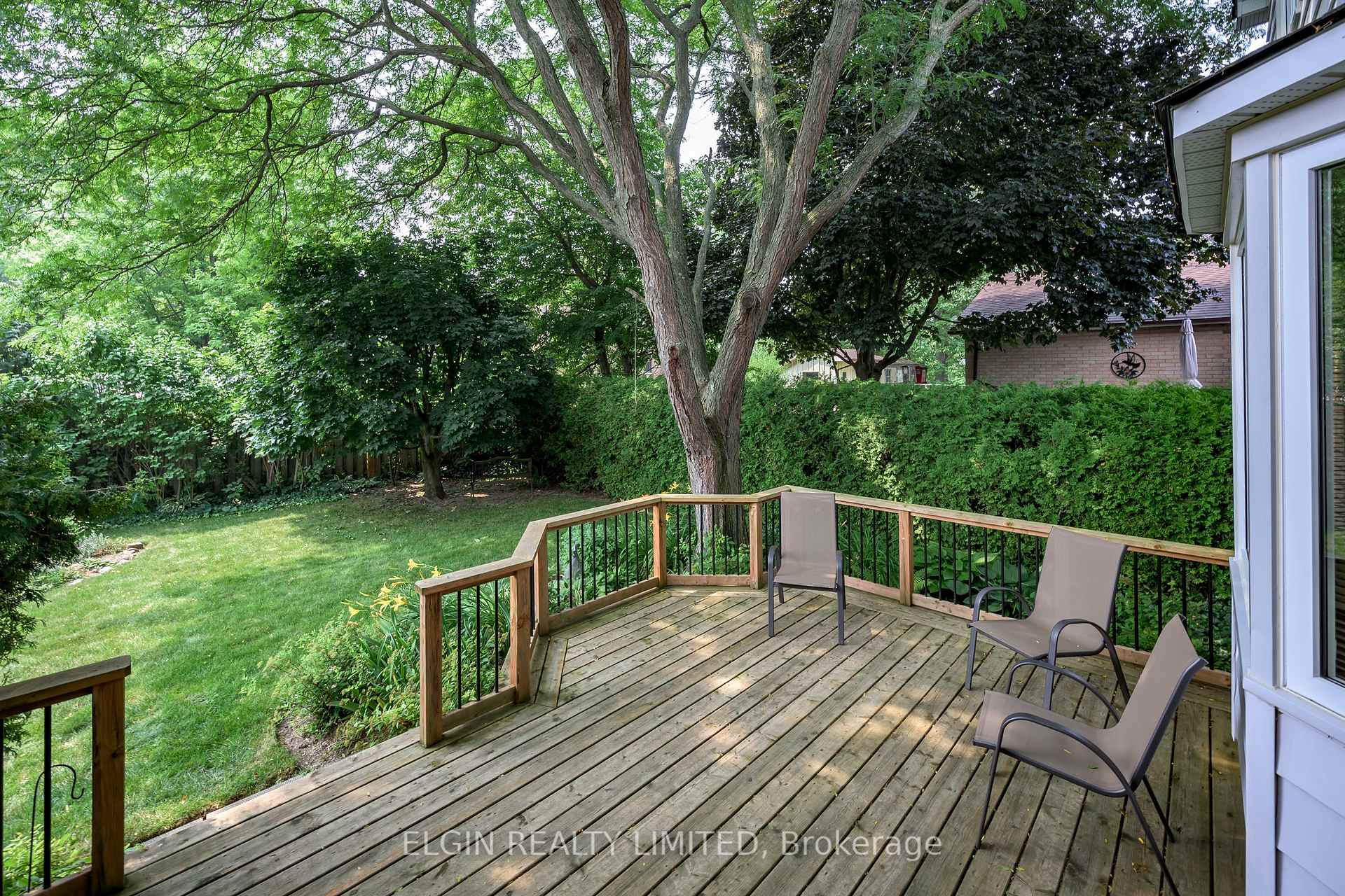 Photo 10 of 16 Massey Drive, St. Thomas — HOMEH
