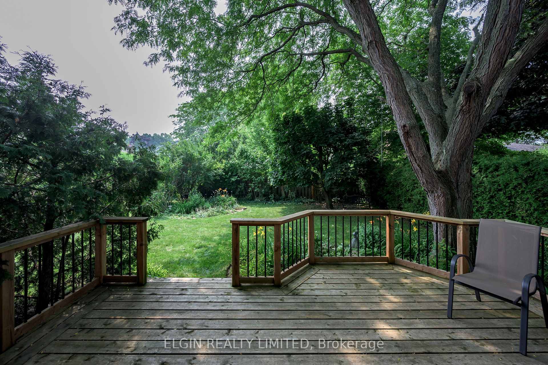 Photo 11 of 16 Massey Drive, St. Thomas — HOMEH