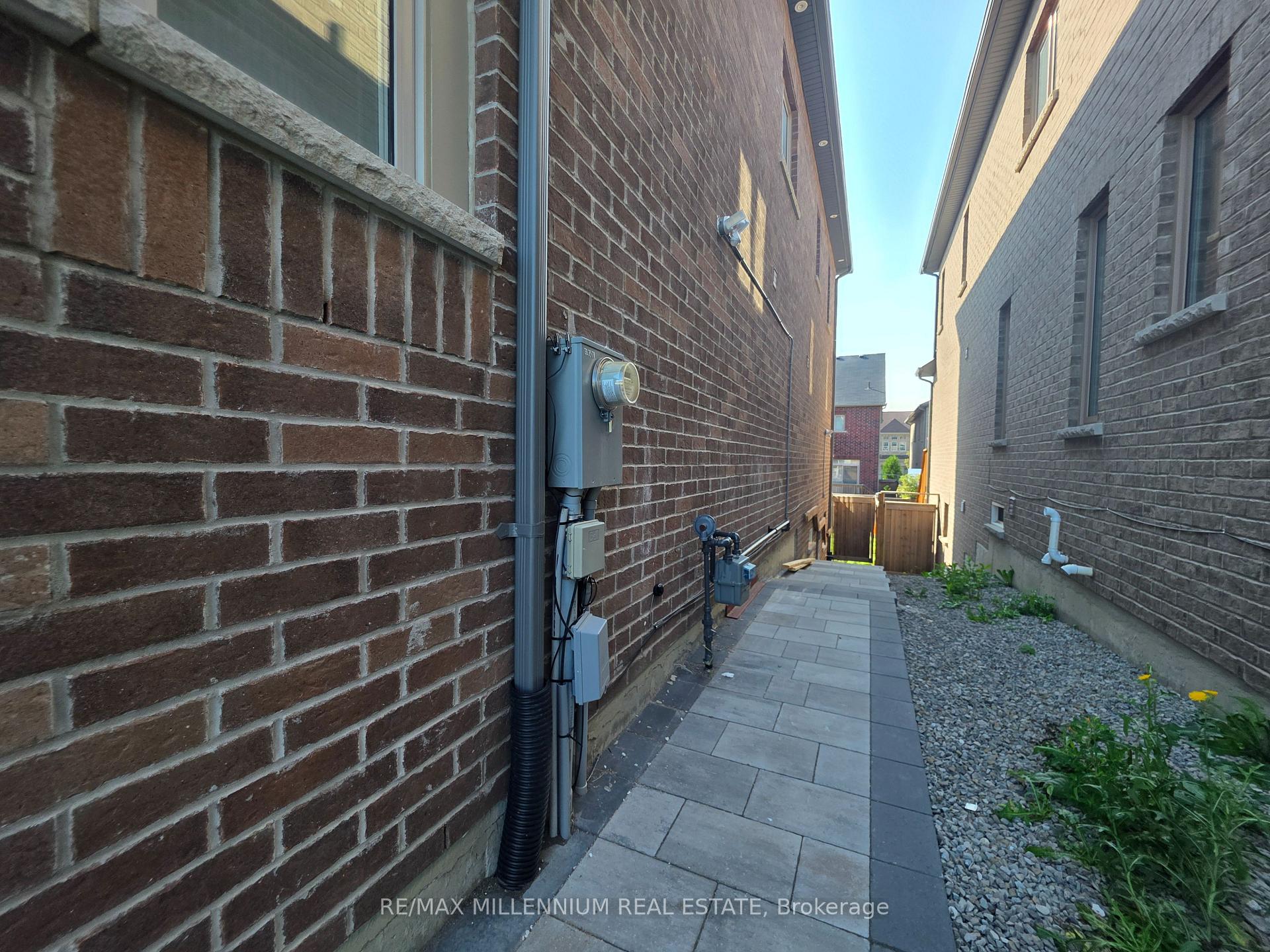 Photo 7 of Unit Lower Level, 253 East's Corners (Basement) Boulevard, Vaughan, Kleinburg — HOMEH