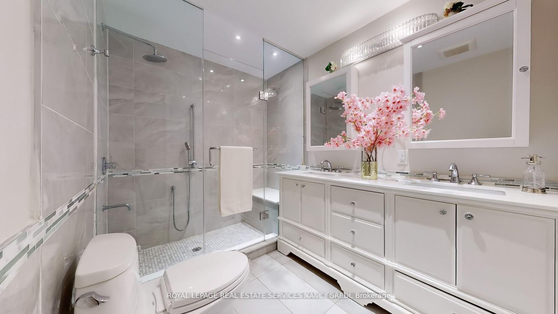 Photo 53 of 136 Denlow Boulevard, North York, Banbury-Don Mills — HOMEH