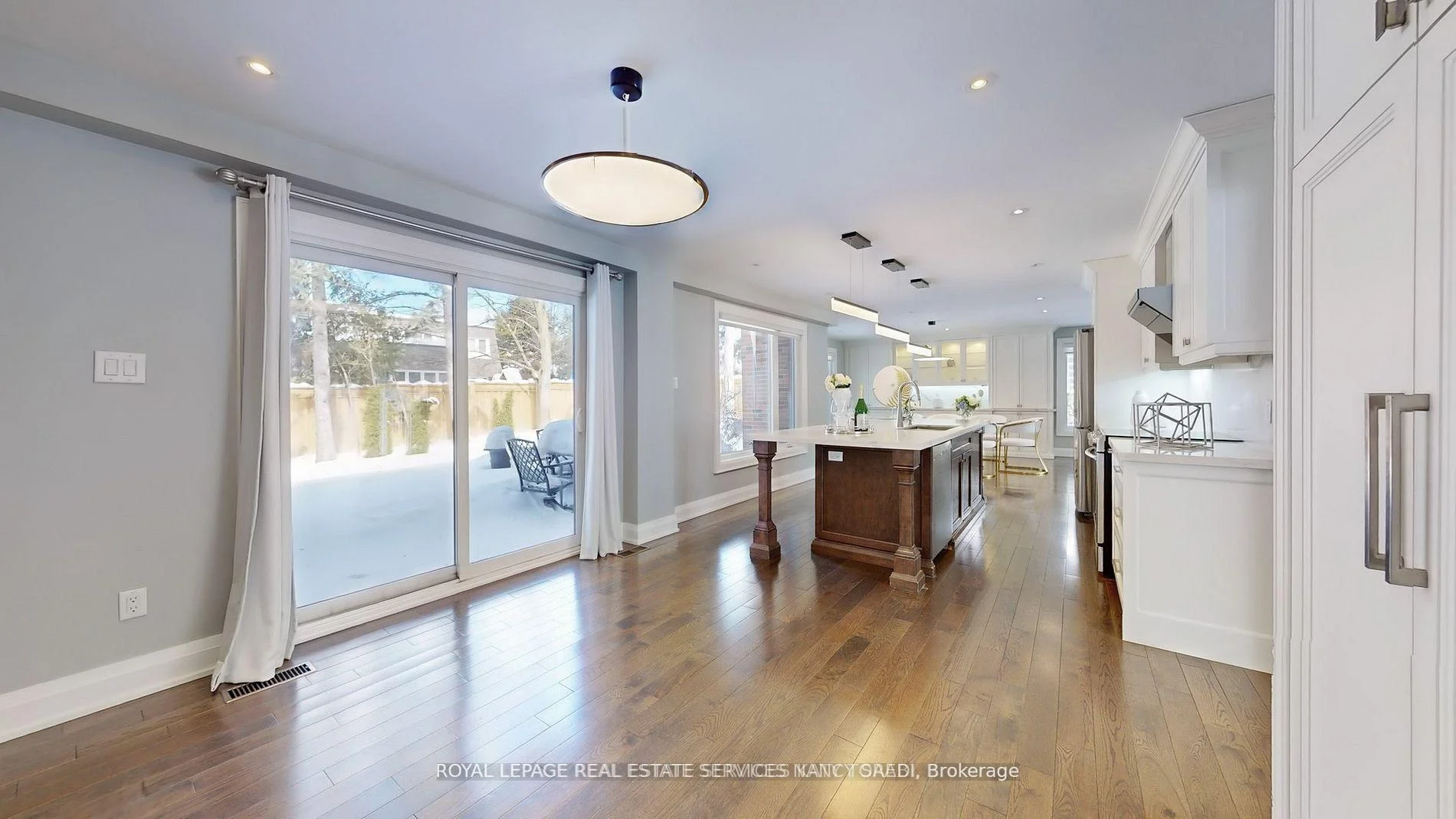 Photo 10 of 136 Denlow Boulevard, North York, Banbury-Don Mills — HOMEH