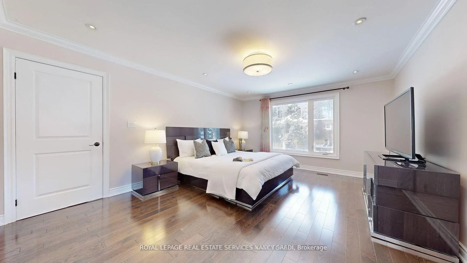 Photo 44 of 136 Denlow Boulevard, North York, Banbury-Don Mills — HOMEH