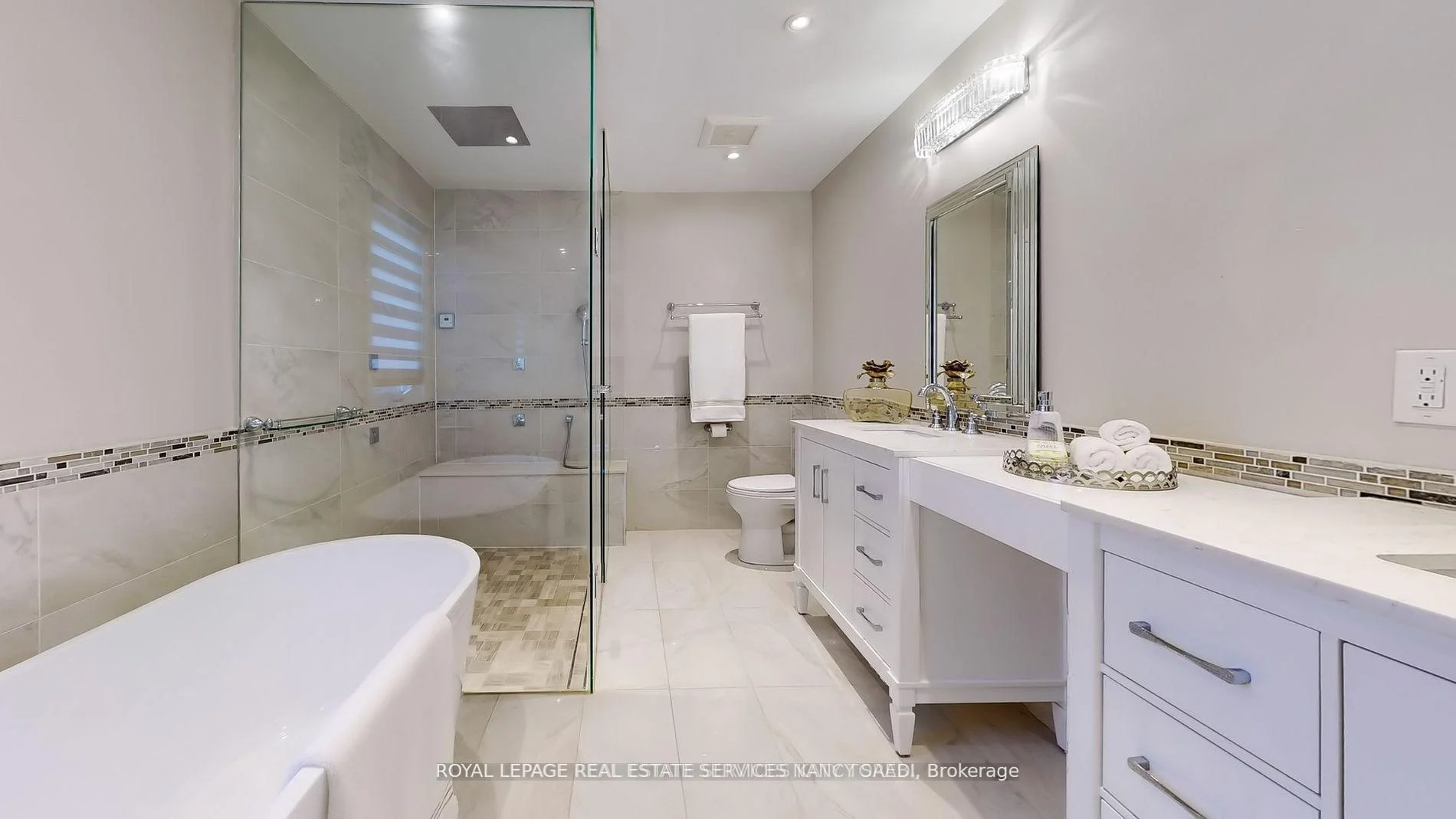 Photo 48 of 136 Denlow Boulevard, North York, Banbury-Don Mills — HOMEH