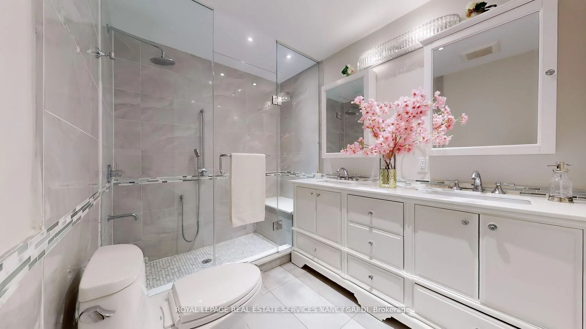 Photo 56 of 136 Denlow Boulevard, North York, Banbury-Don Mills — HOMEH