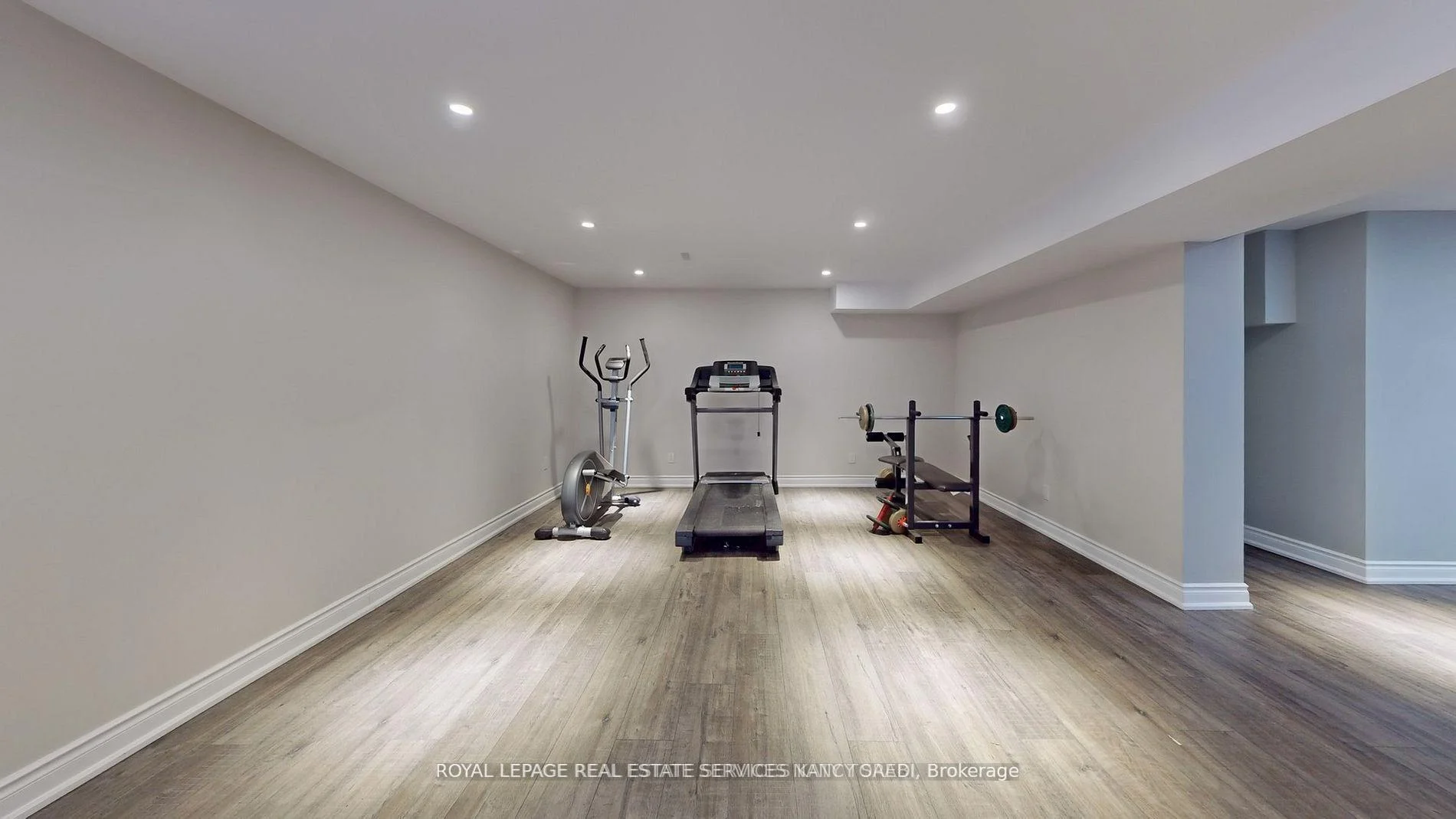 Photo 60 of 136 Denlow Boulevard, North York, Banbury-Don Mills — HOMEH