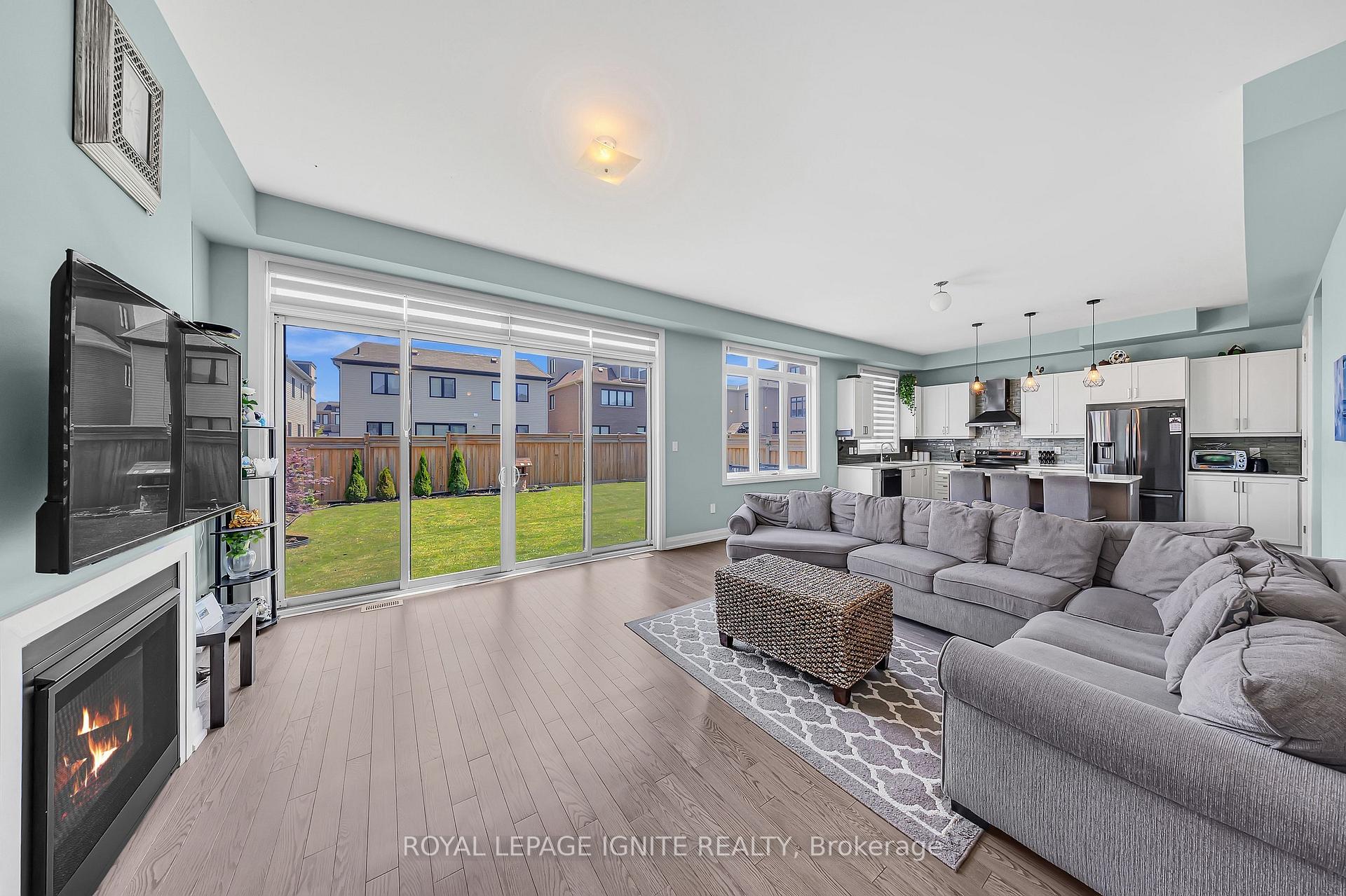 Photo 15 of 11 Larkin Lane, Clarington, Bowmanville — HOMEH