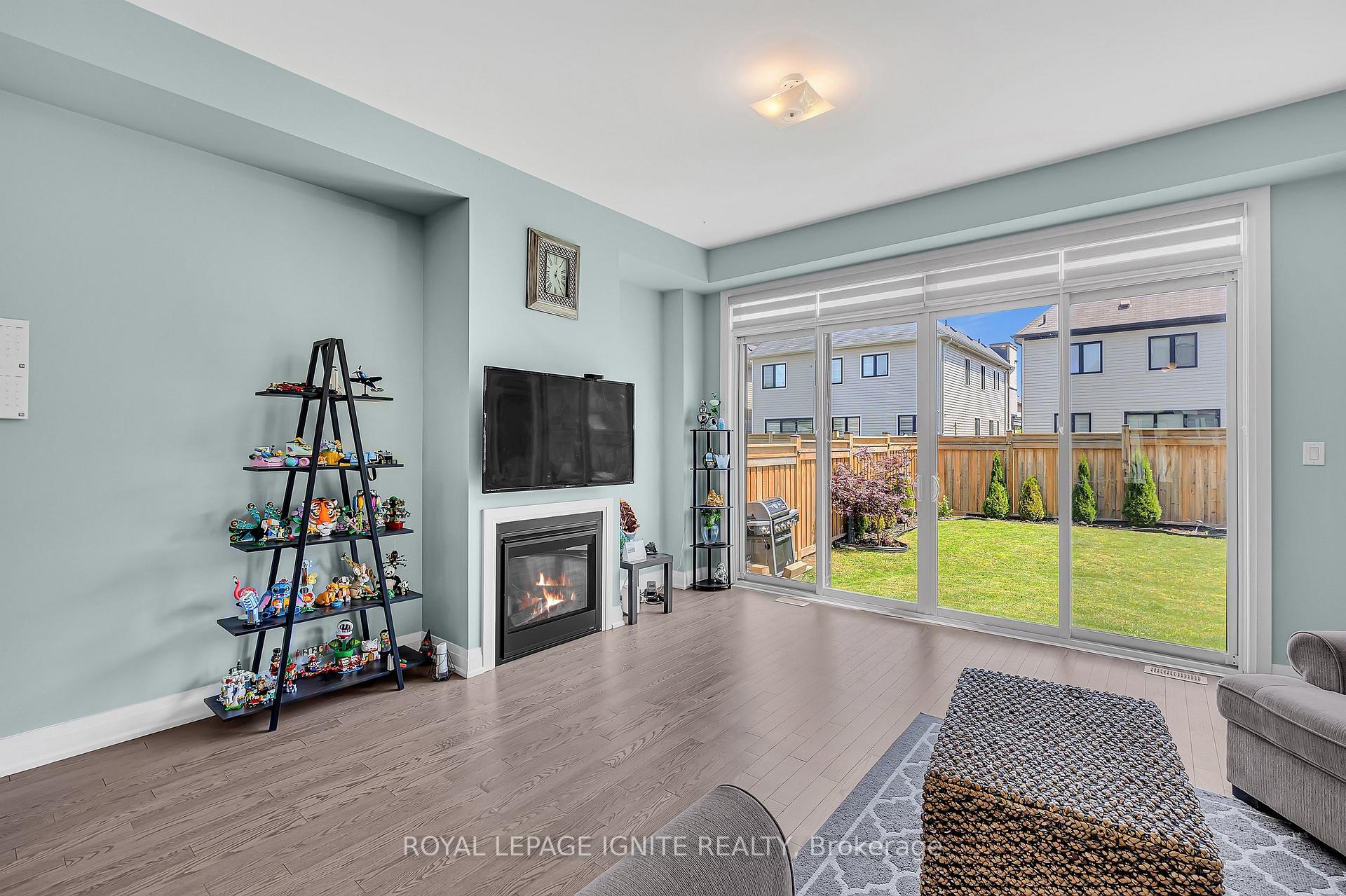 Photo 17 of 11 Larkin Lane, Clarington, Bowmanville — HOMEH