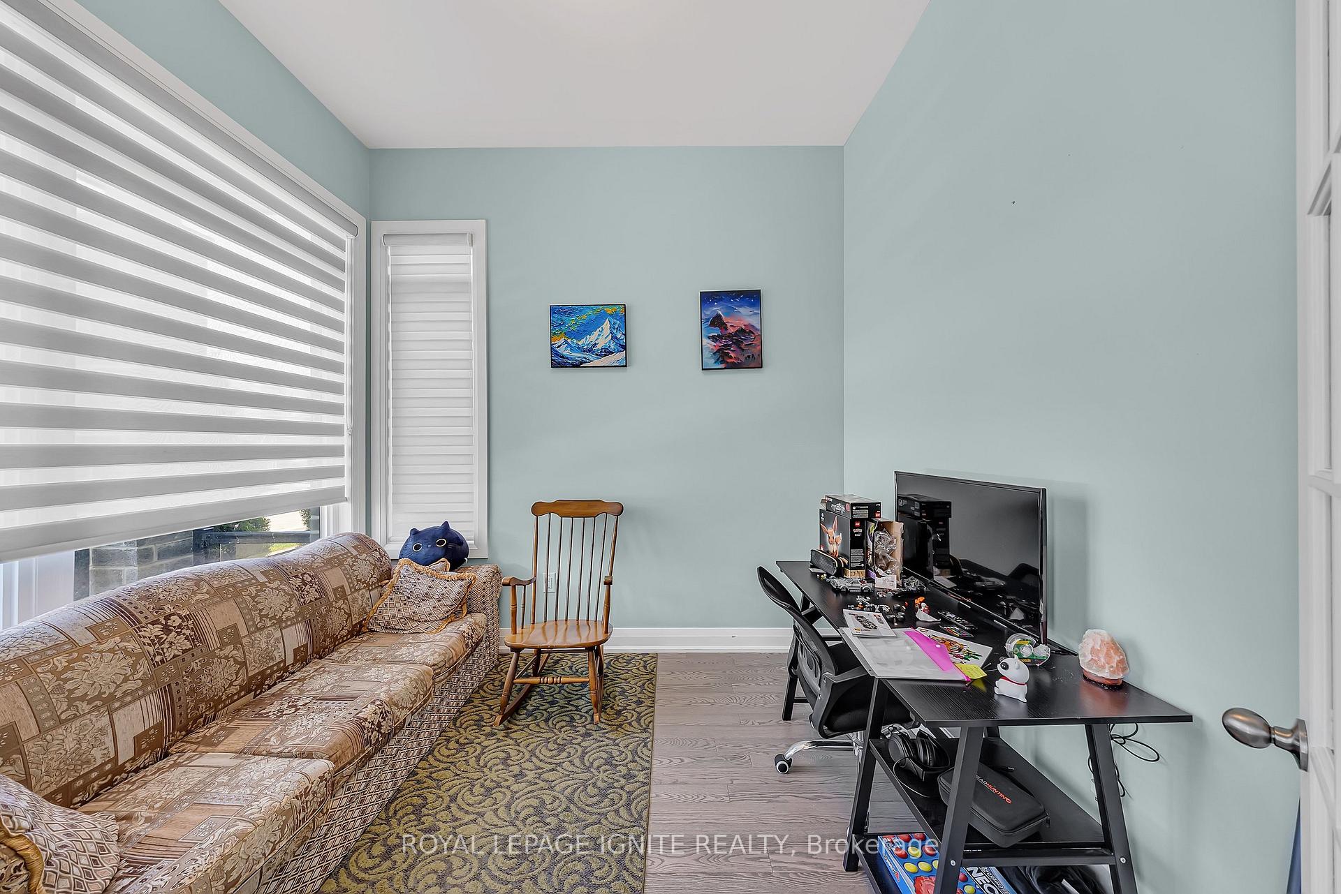 Photo 23 of 11 Larkin Lane, Clarington, Bowmanville — HOMEH