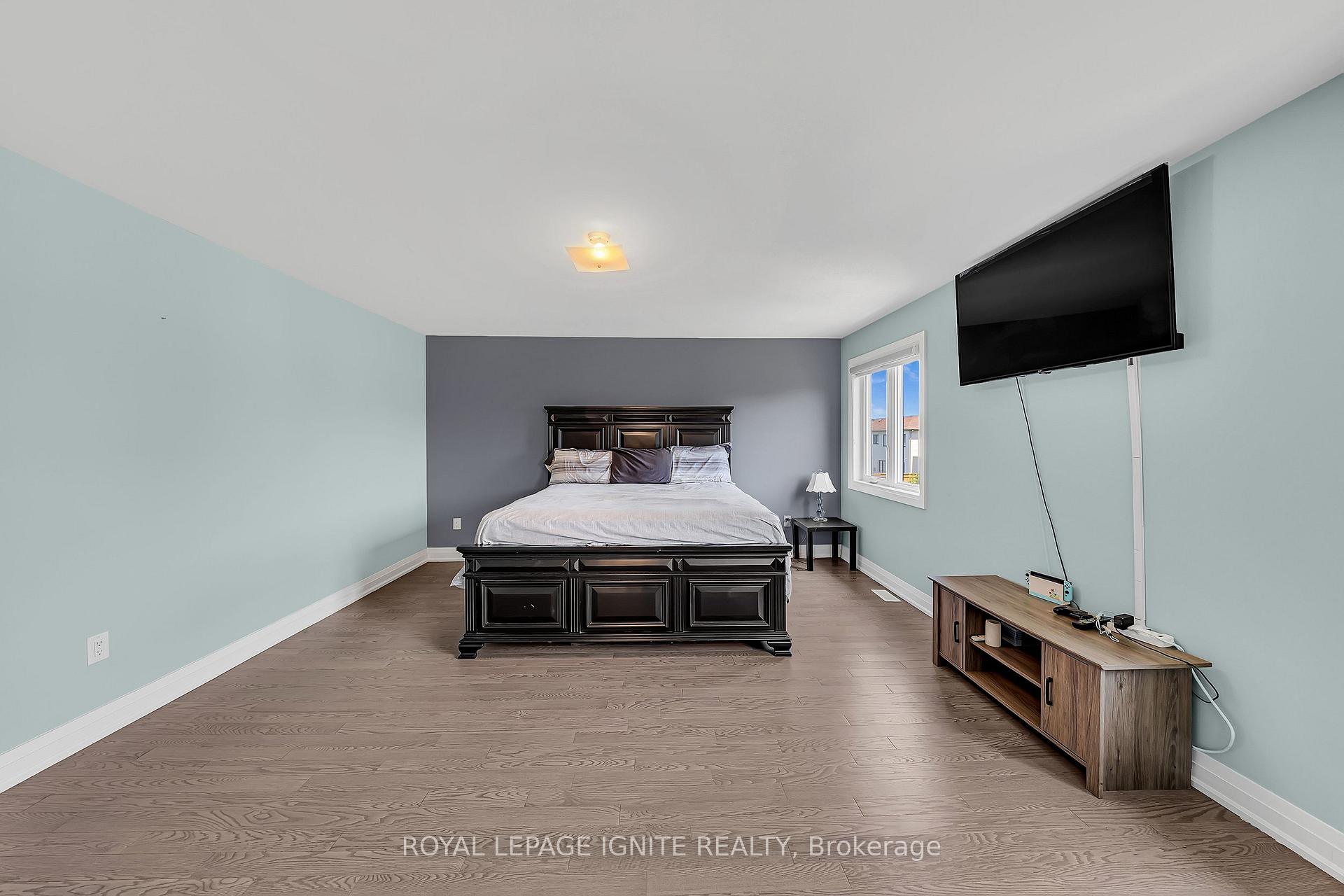 Photo 29 of 11 Larkin Lane, Clarington, Bowmanville — HOMEH