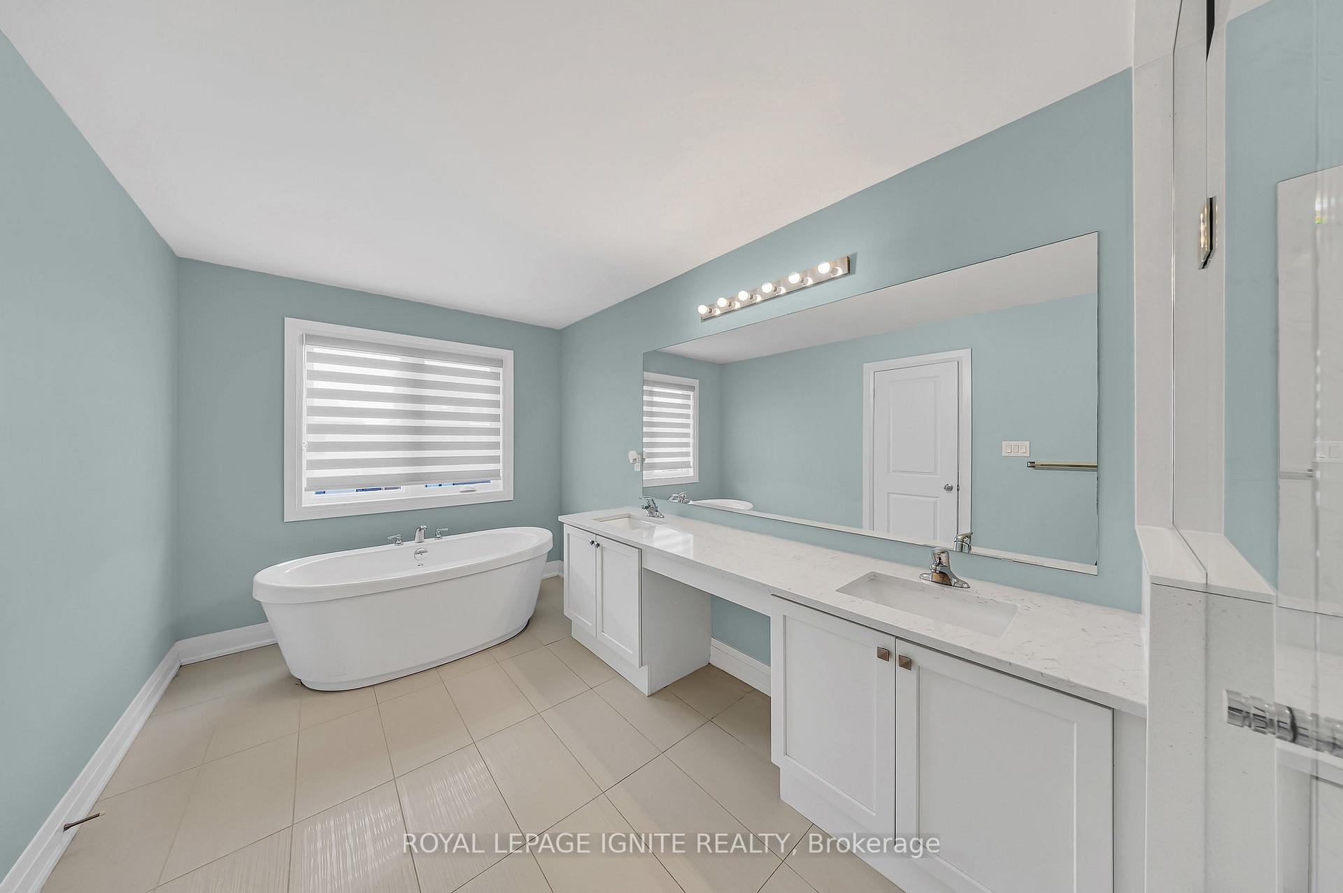 Photo 33 of 11 Larkin Lane, Clarington, Bowmanville — HOMEH
