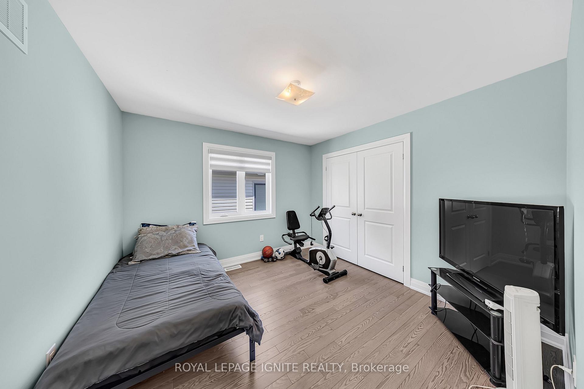Photo 35 of 11 Larkin Lane, Clarington, Bowmanville — HOMEH