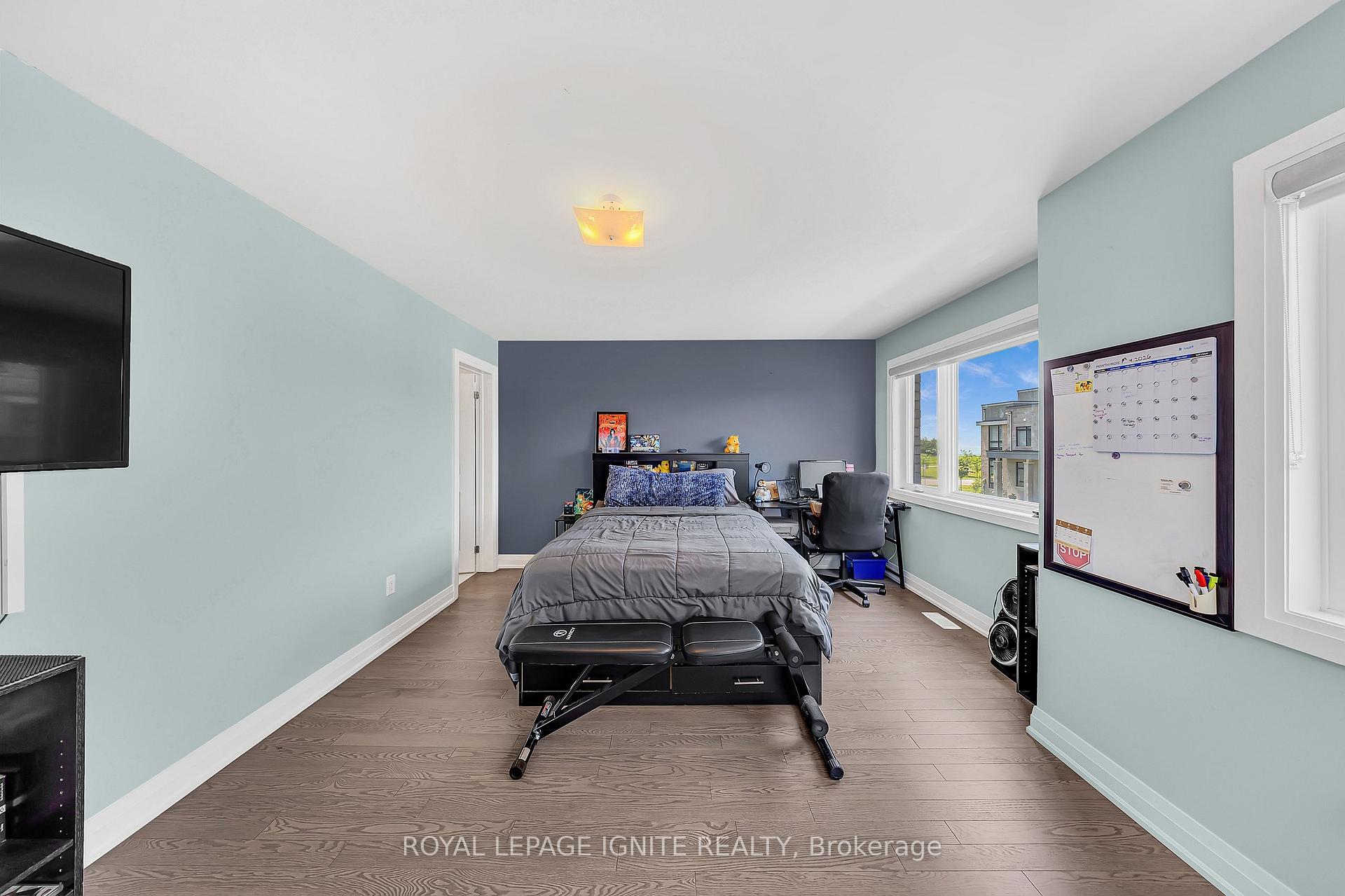 Photo 37 of 11 Larkin Lane, Clarington, Bowmanville — HOMEH