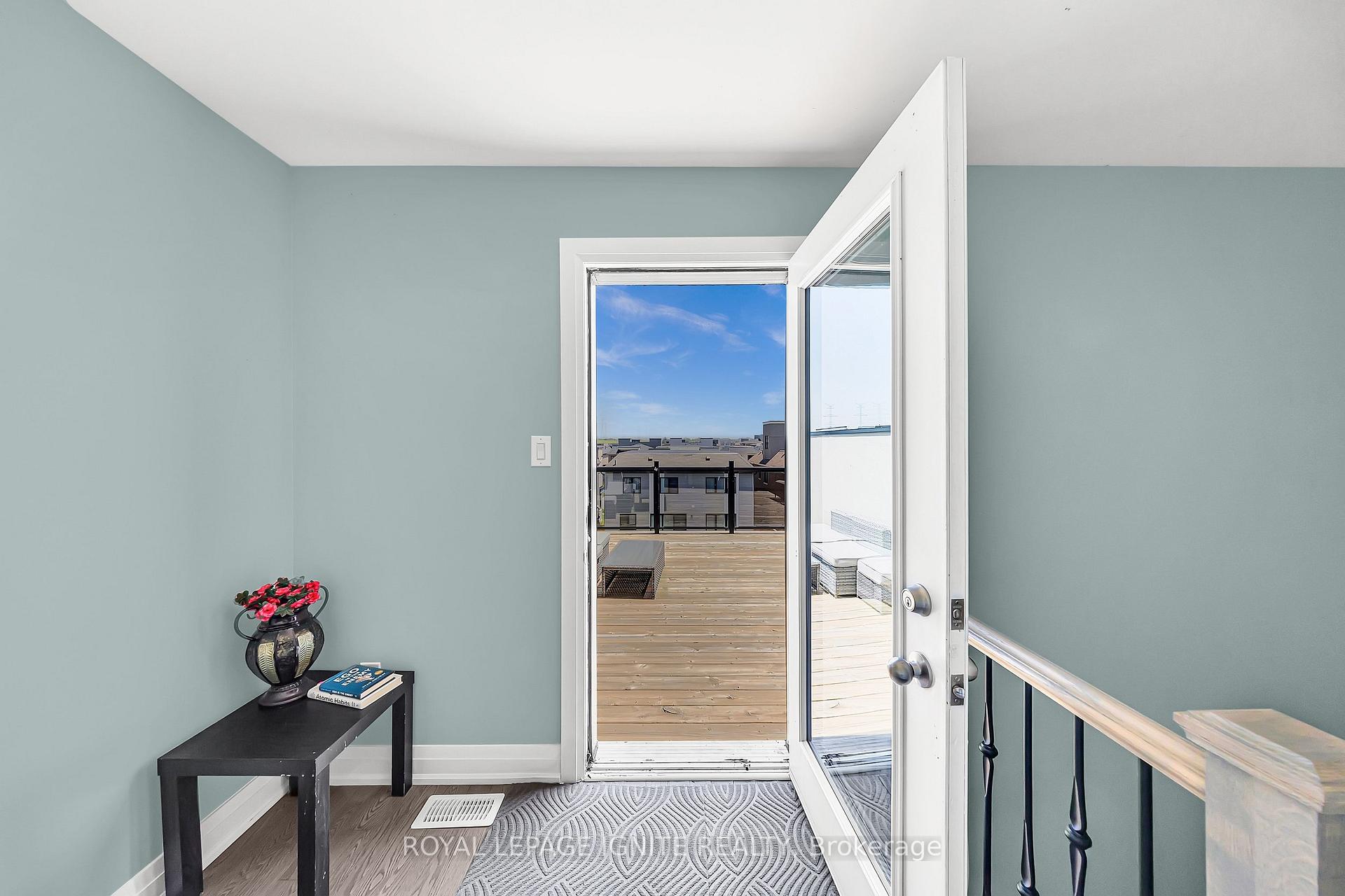 Photo 44 of 11 Larkin Lane, Clarington, Bowmanville — HOMEH